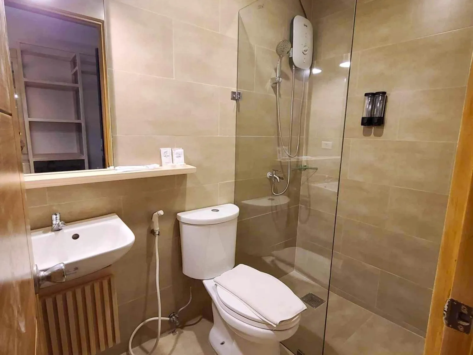 Bathroom in Cebu Uncle Toms Cabin Hotel powered by Cocotel