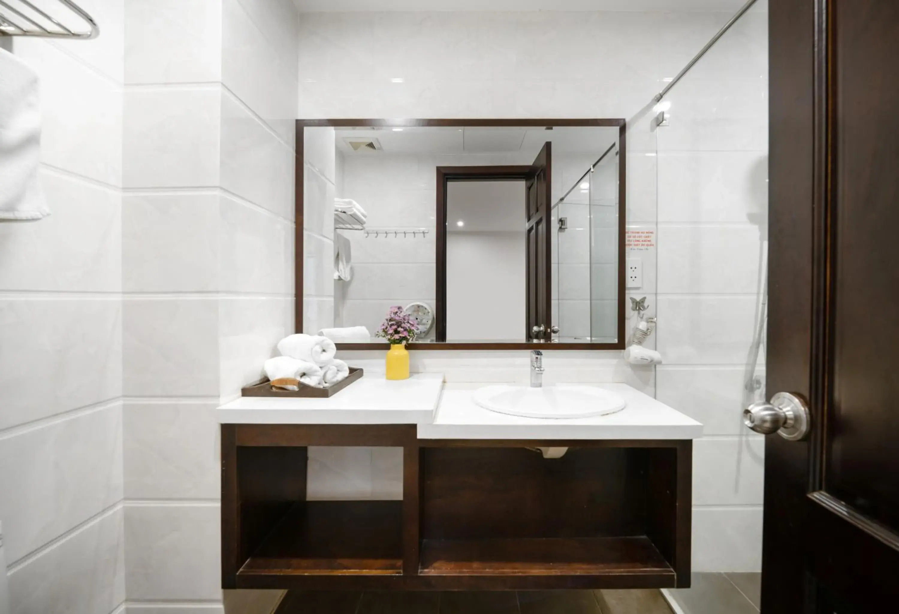 Superior Double Room in Hoa Phong Airport Danang Hotel Superior Double Room in Hoa Phong Airport Danang Hotel