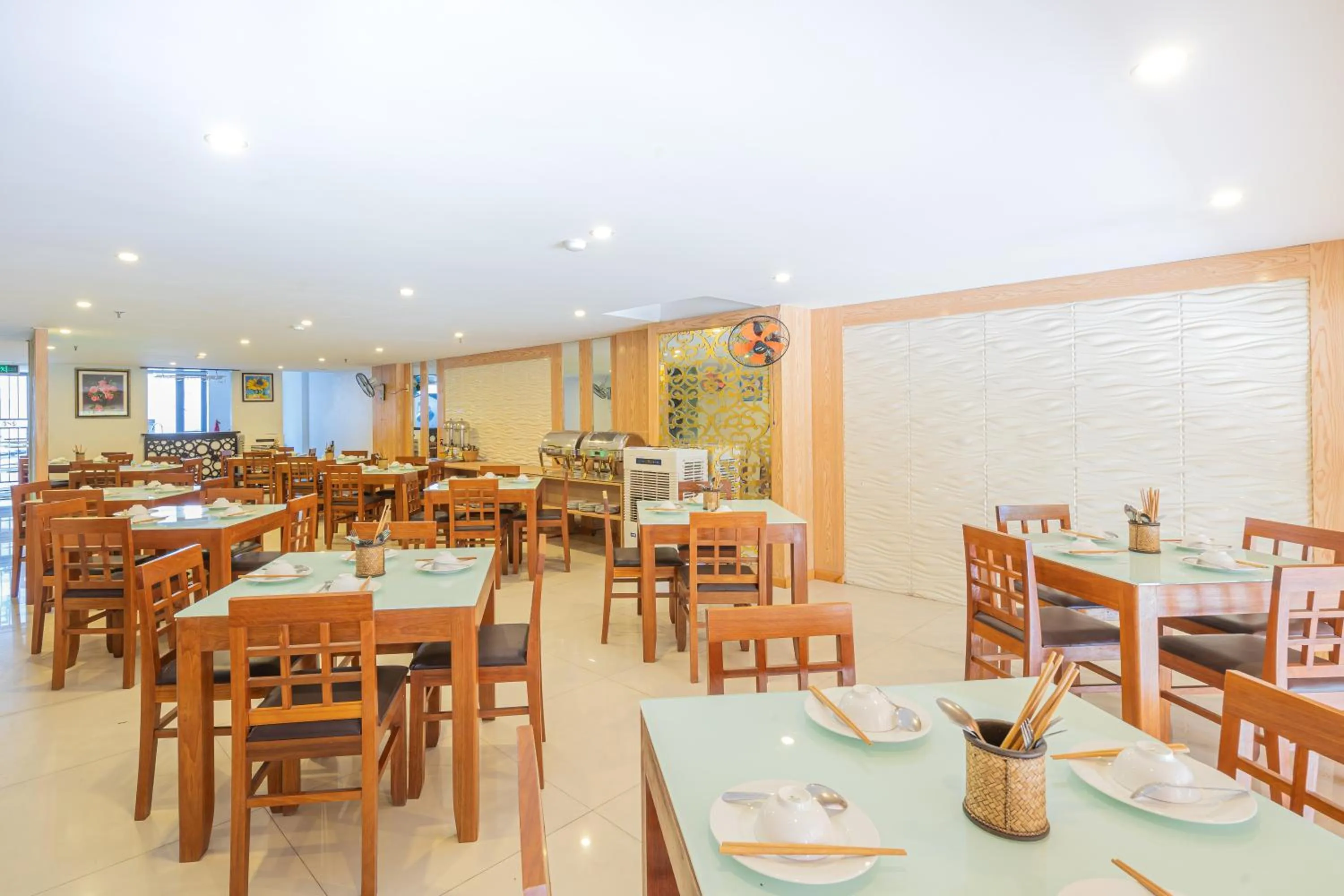 Restaurant/places to eat in Hoa Phong Airport Danang Hotel