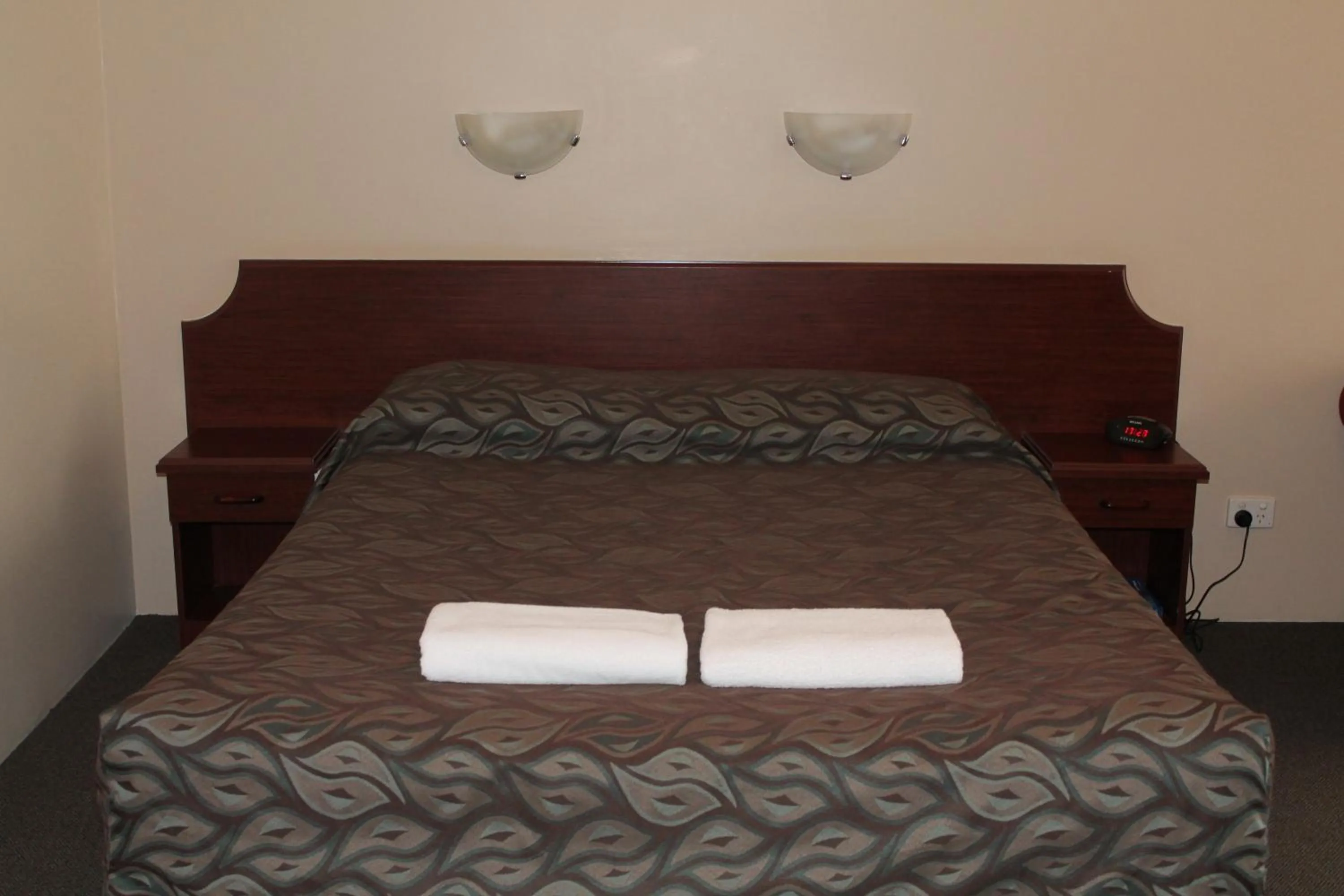 Bed in The Kidman Wayside Inn