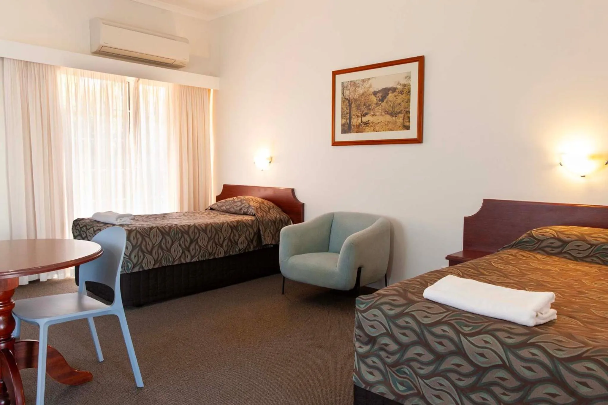 Bed in The Kidman Wayside Inn