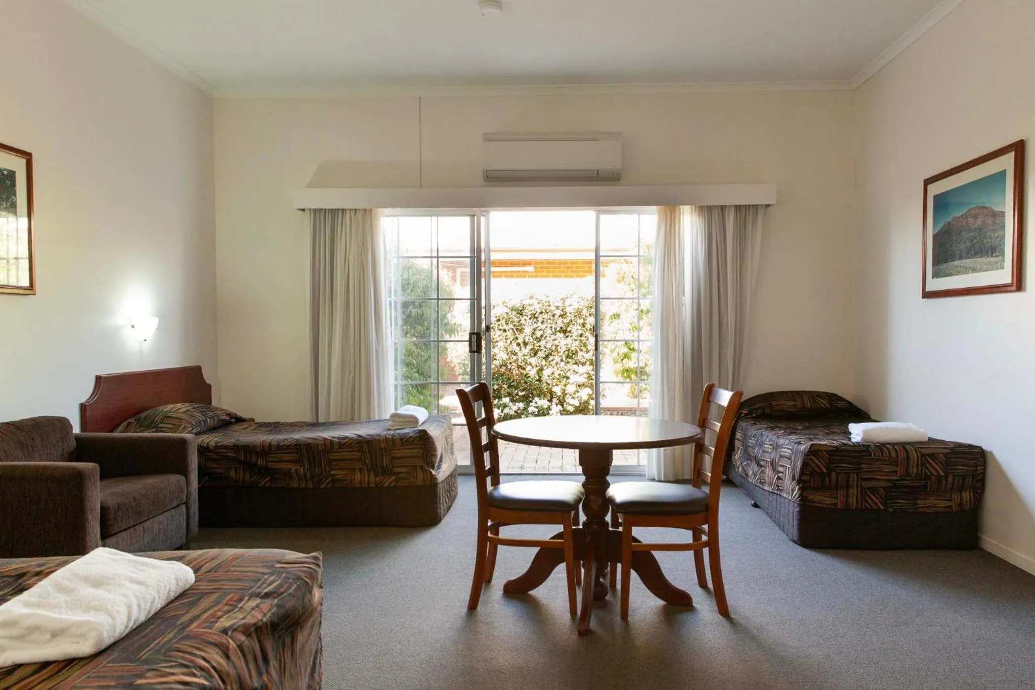 The Kidman Wayside Inn