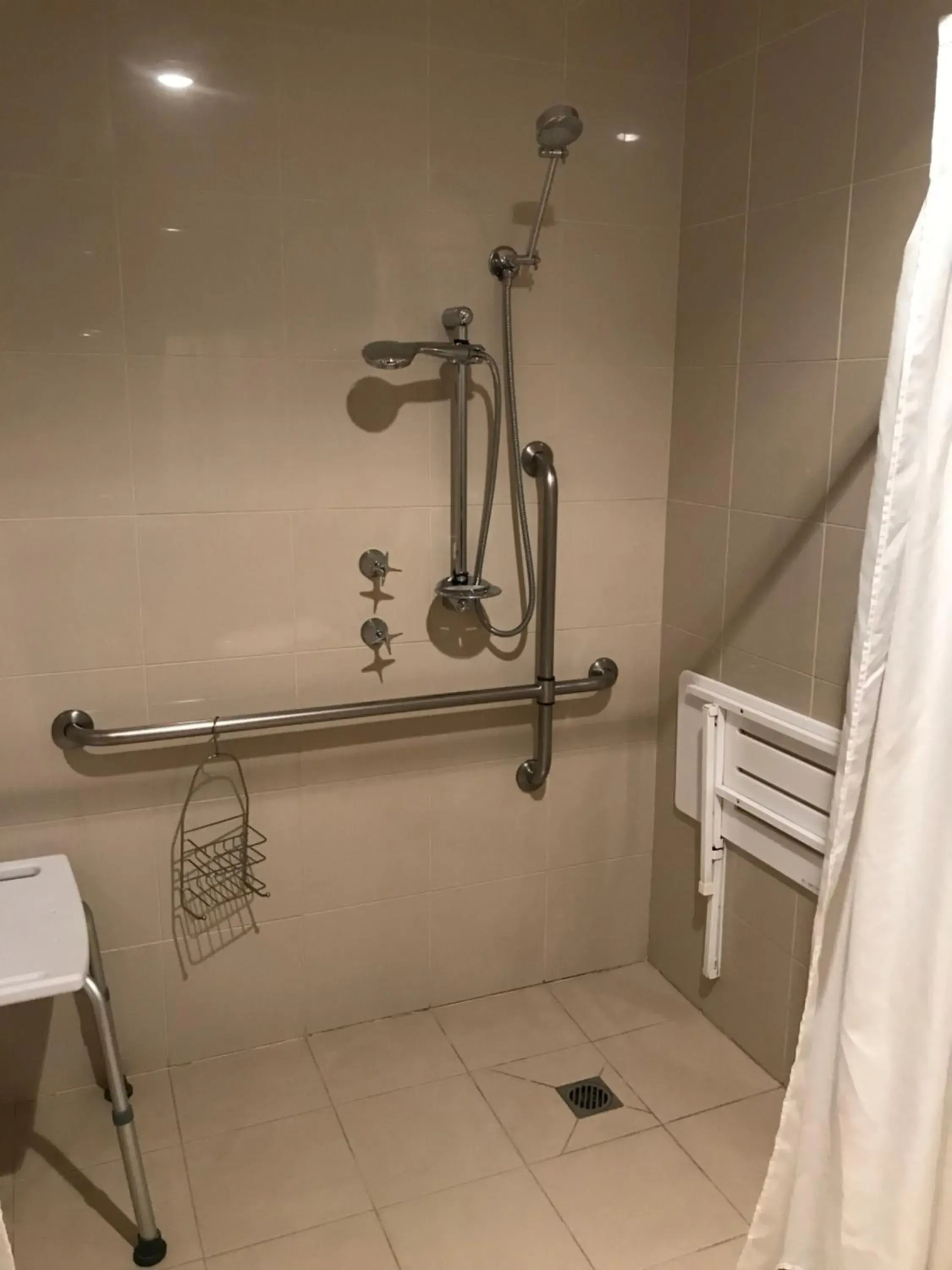 Queen Room - single occupancy - Disability Access in The Kidman Wayside Inn Queen Room - single occupancy - Disability Access in The Kidman Wayside Inn