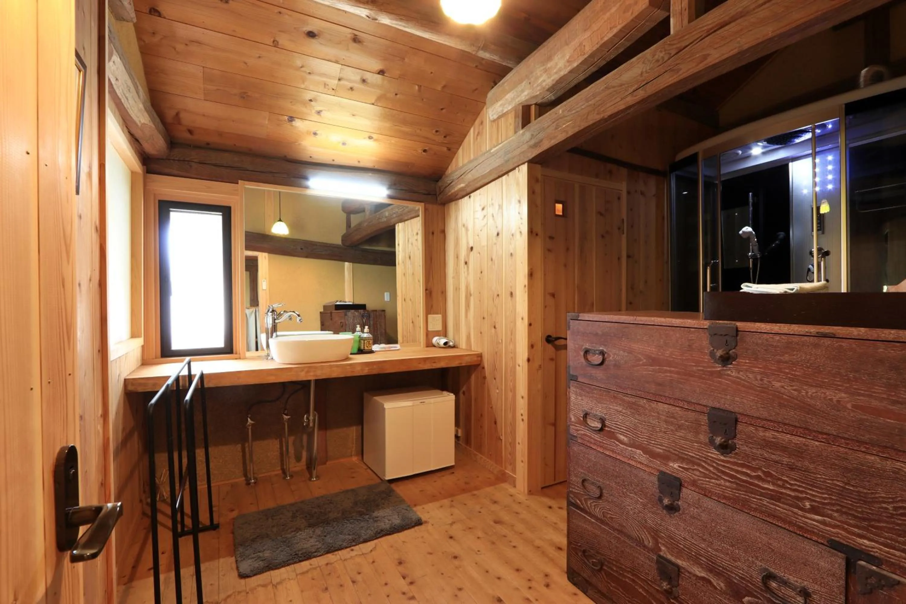 Photo of the whole room in Aunsanbo