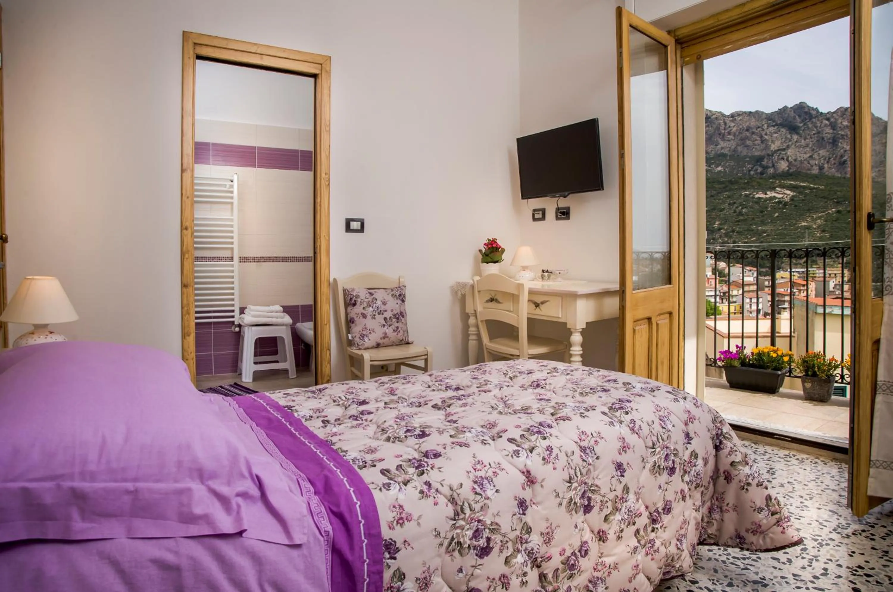 Balcony/Terrace, Bed in B&B Aria Ona