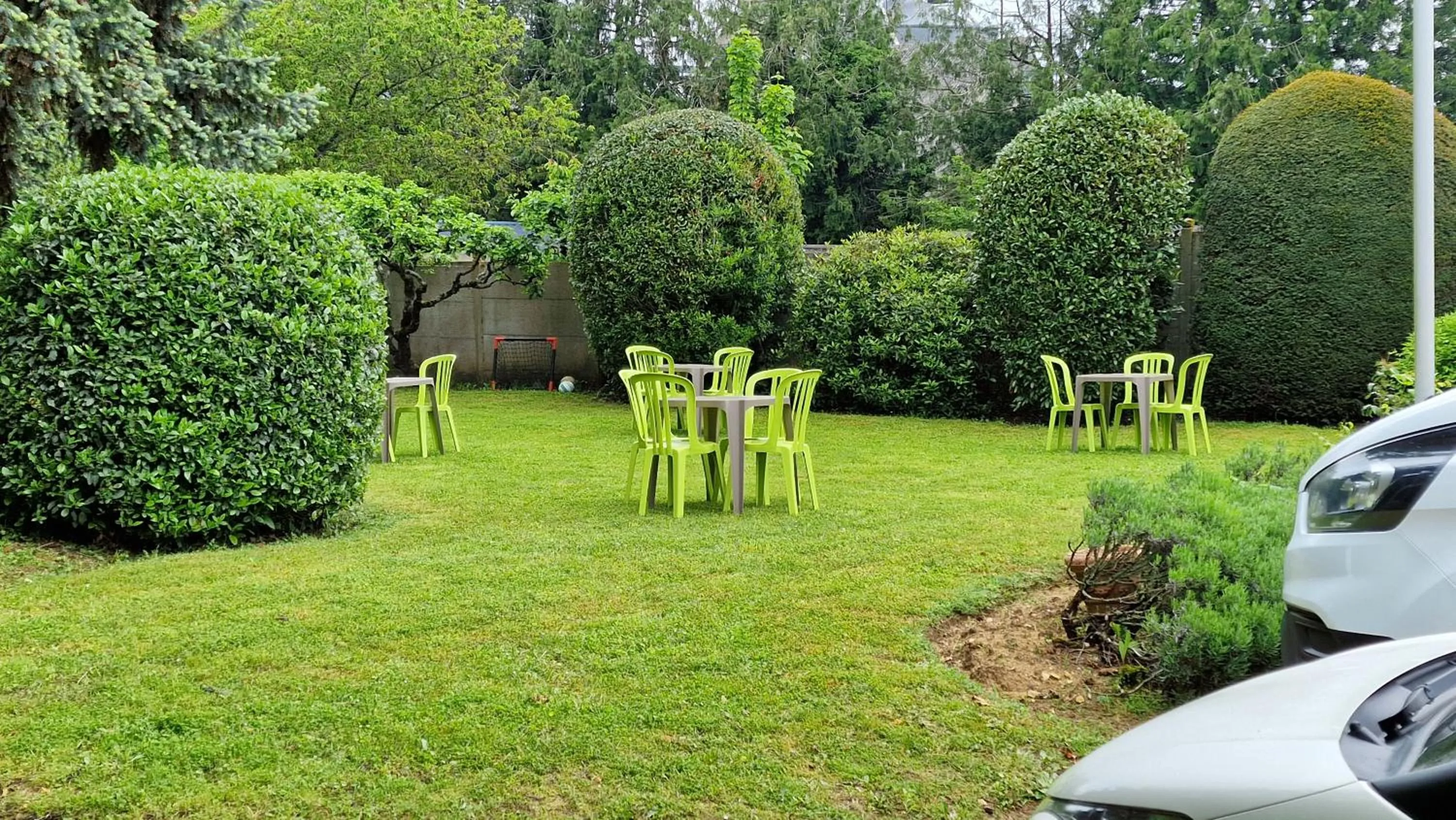 Garden in Hôtel Saint Jacques