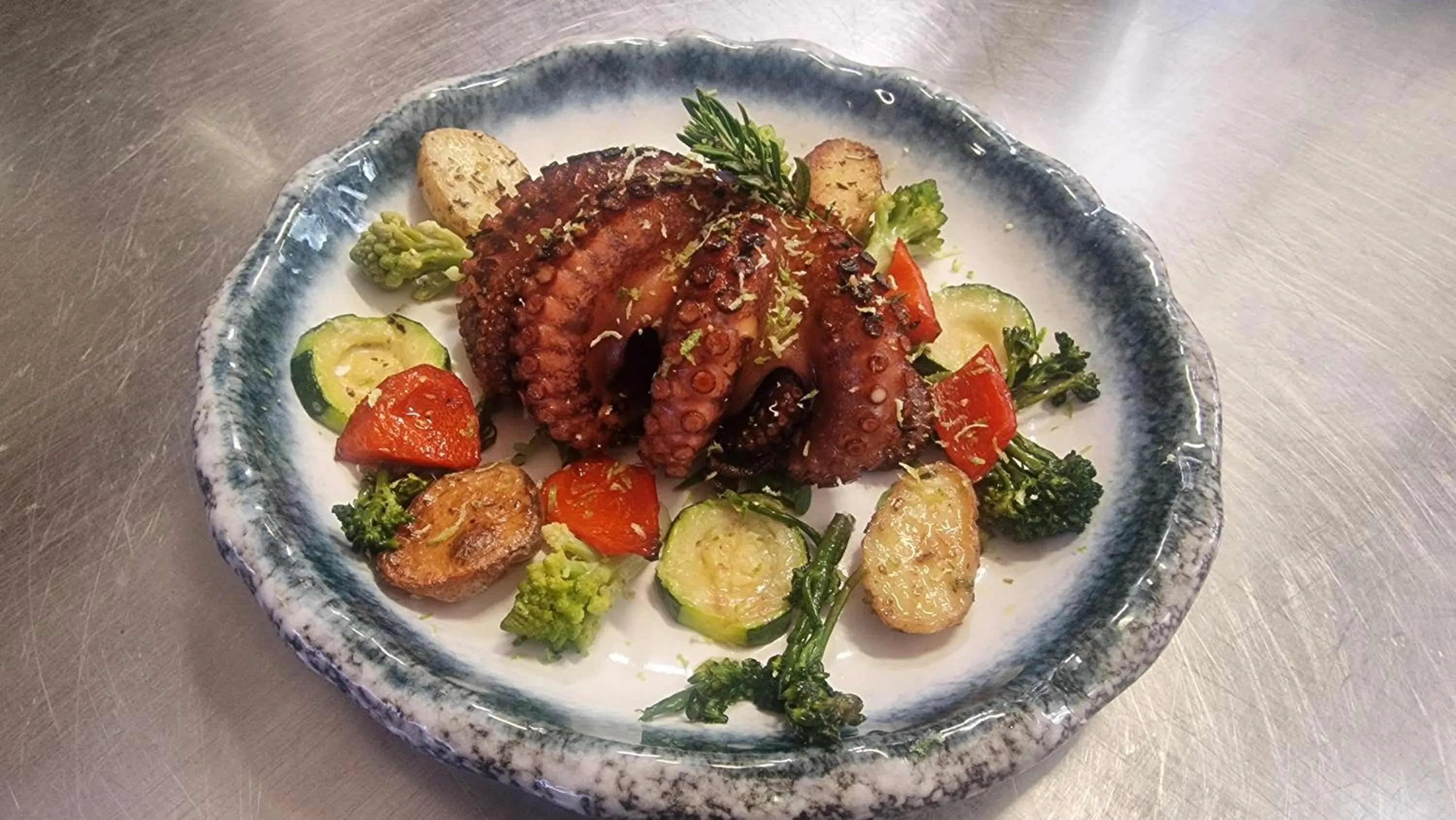 Restaurant/places to eat in Hôtel Saint Jacques