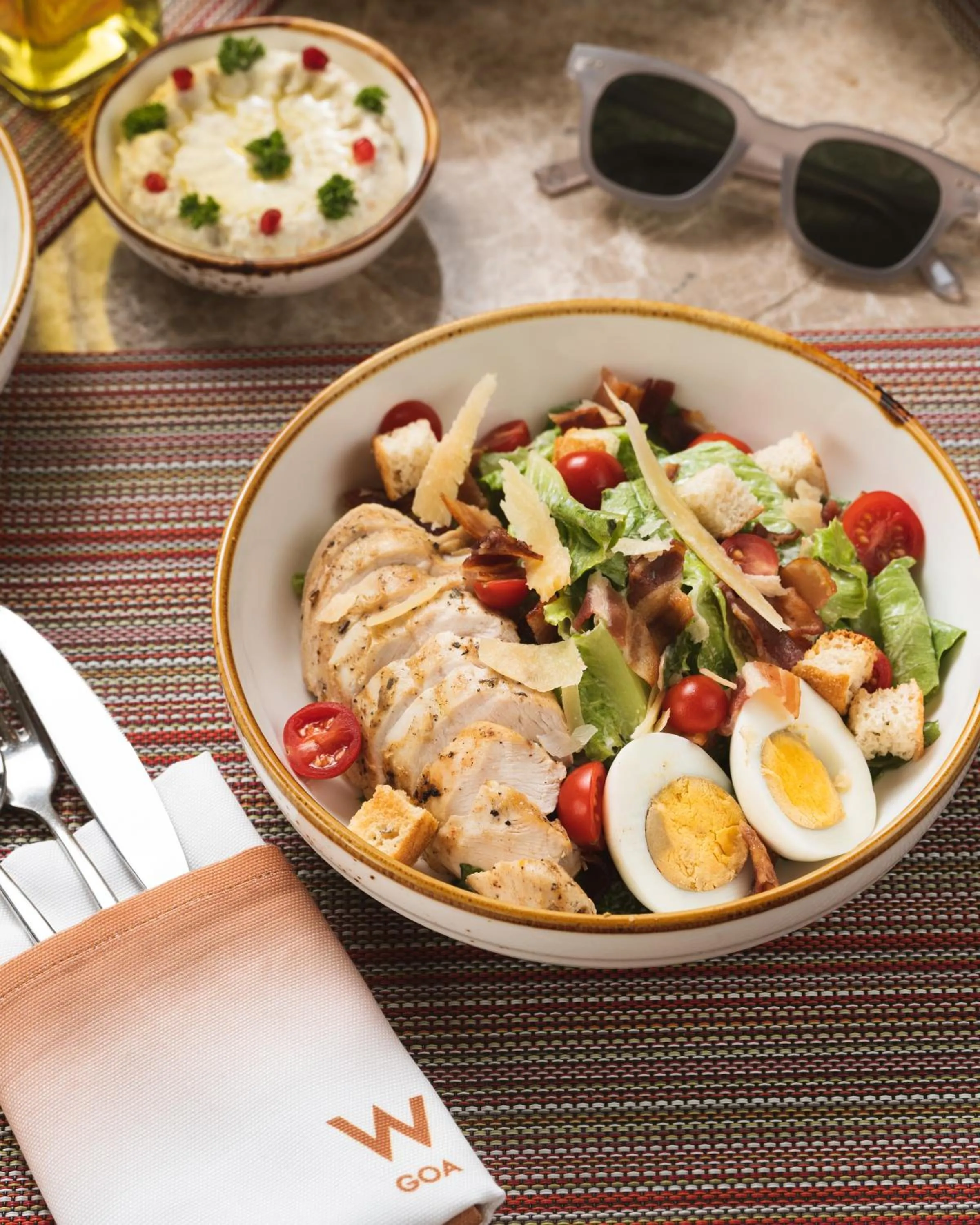 Restaurant/places to eat in W Goa