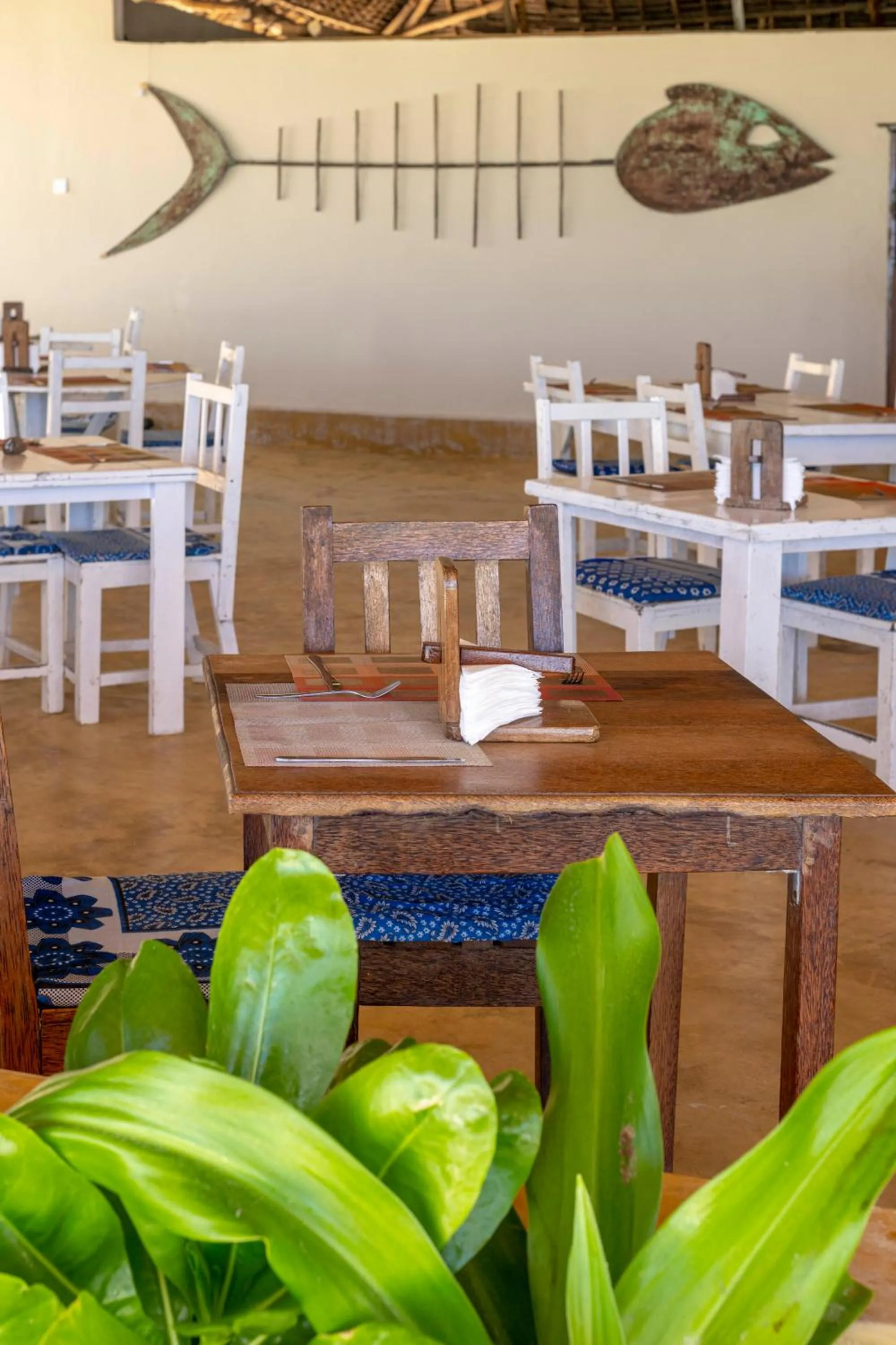 Restaurant/places to eat in Paje Beach Apartments & Hotel