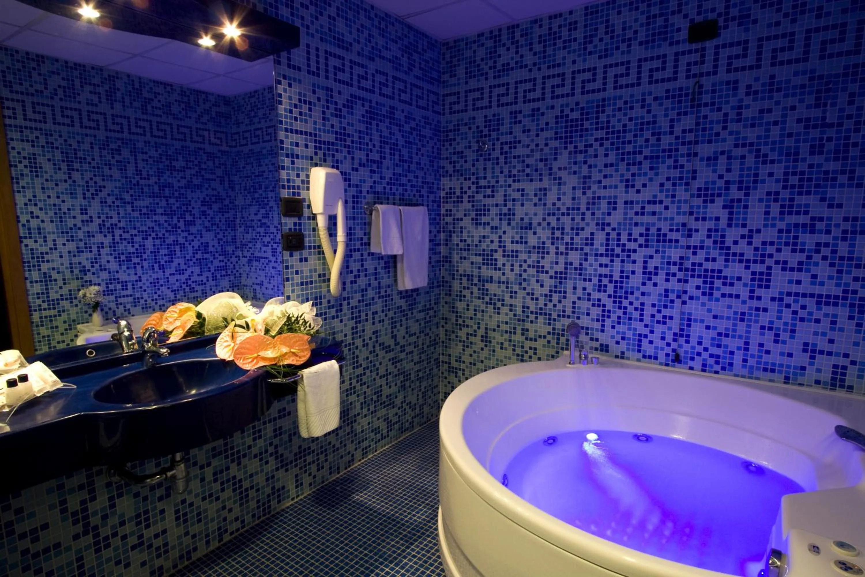 Hot Tub in Blu Hotel - Sure Hotel Collection by Best Western