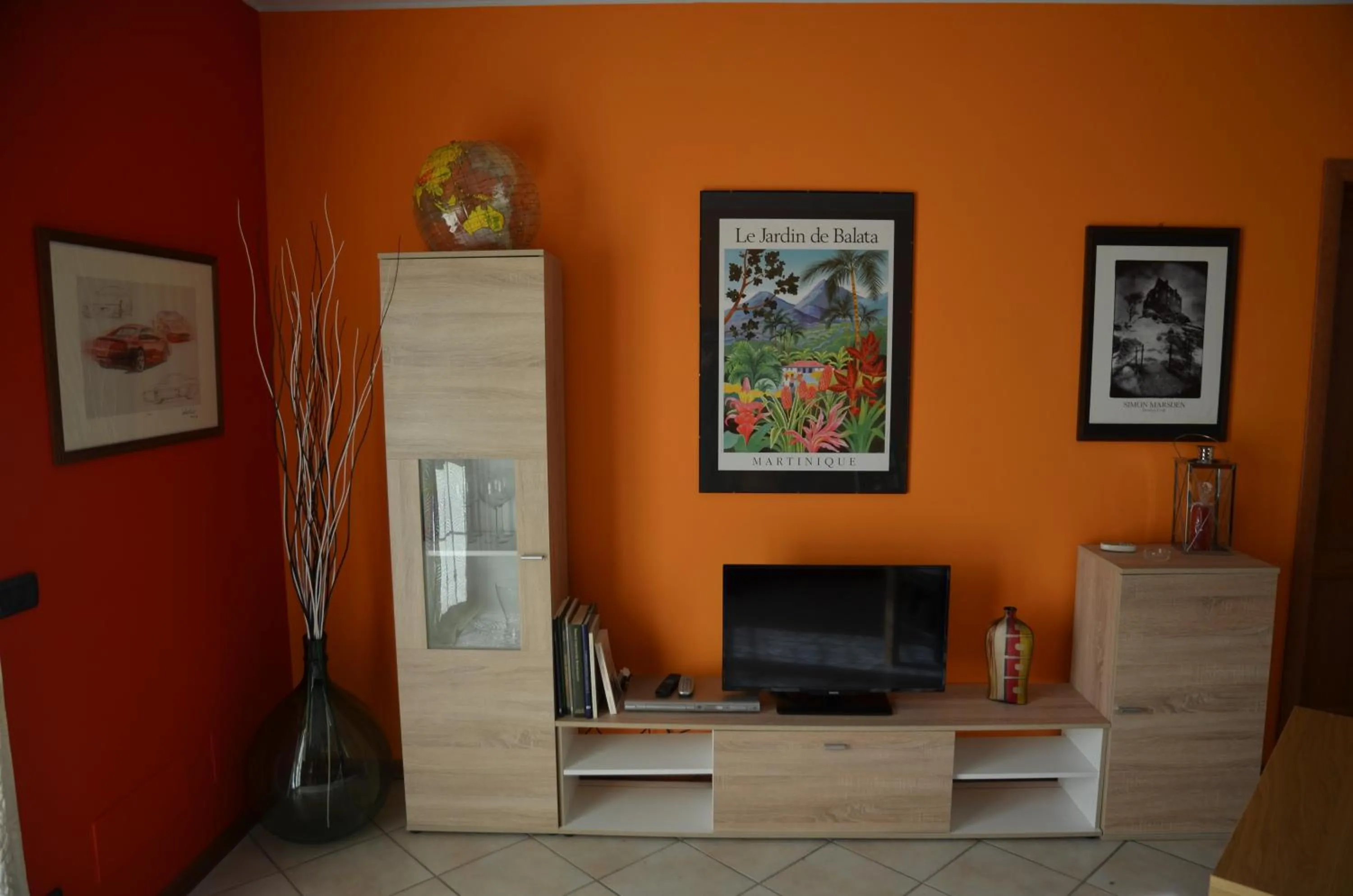 Communal lounge/ TV room in La Casetta