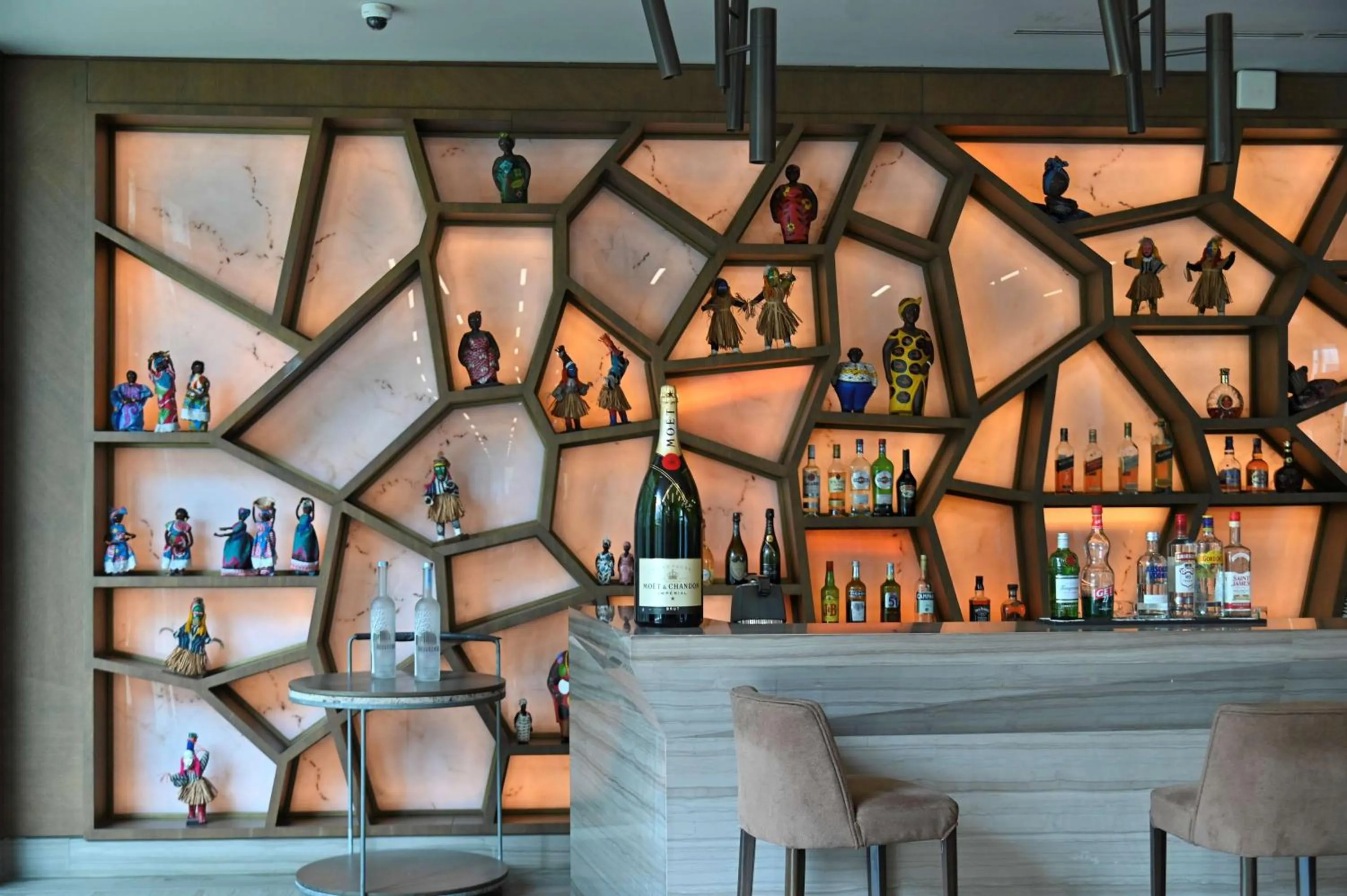 Lounge or bar in Radisson Blu Hotel, Abidjan Airport