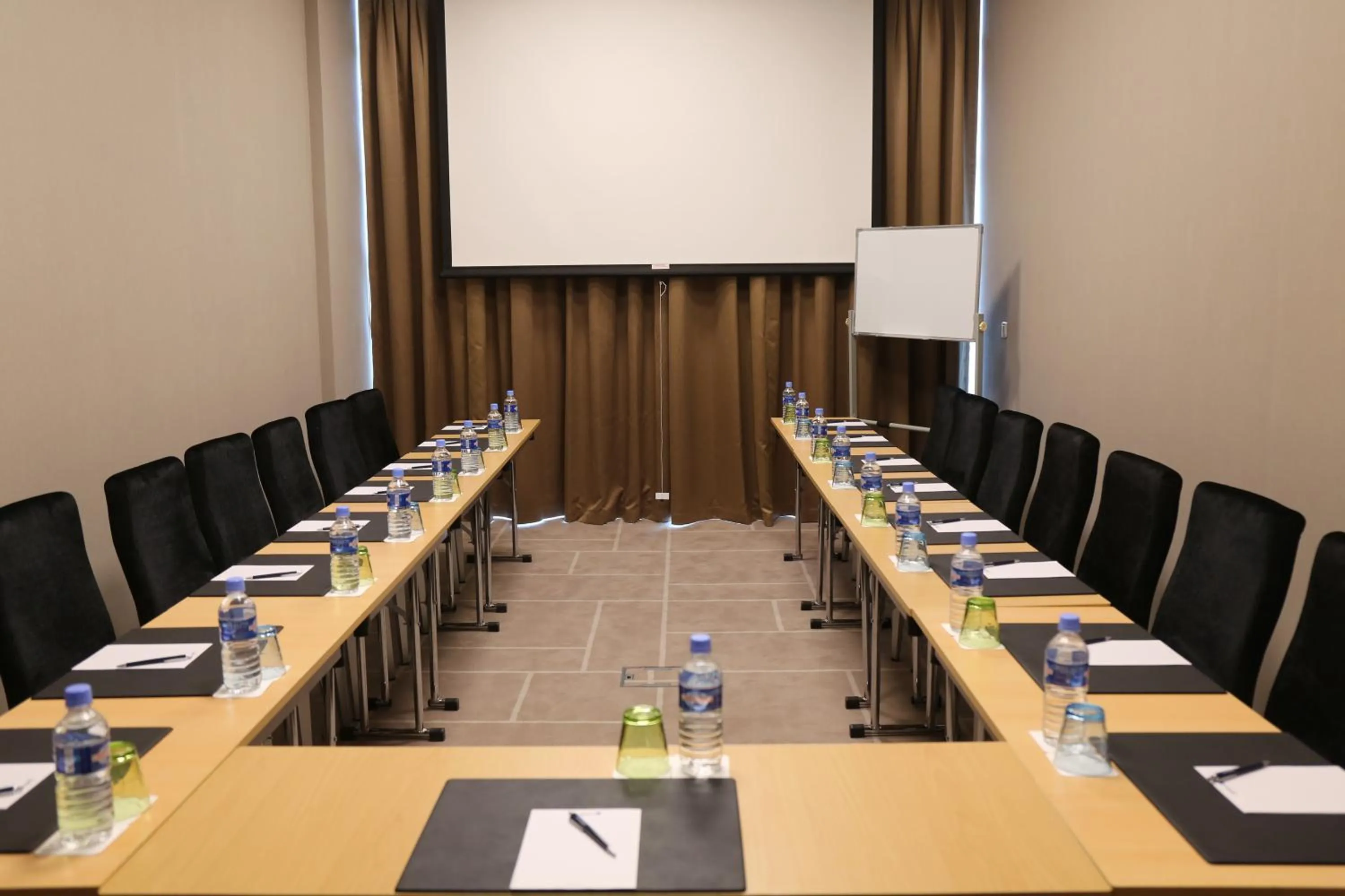 Business facilities in Radisson Blu Hotel, Abidjan Airport