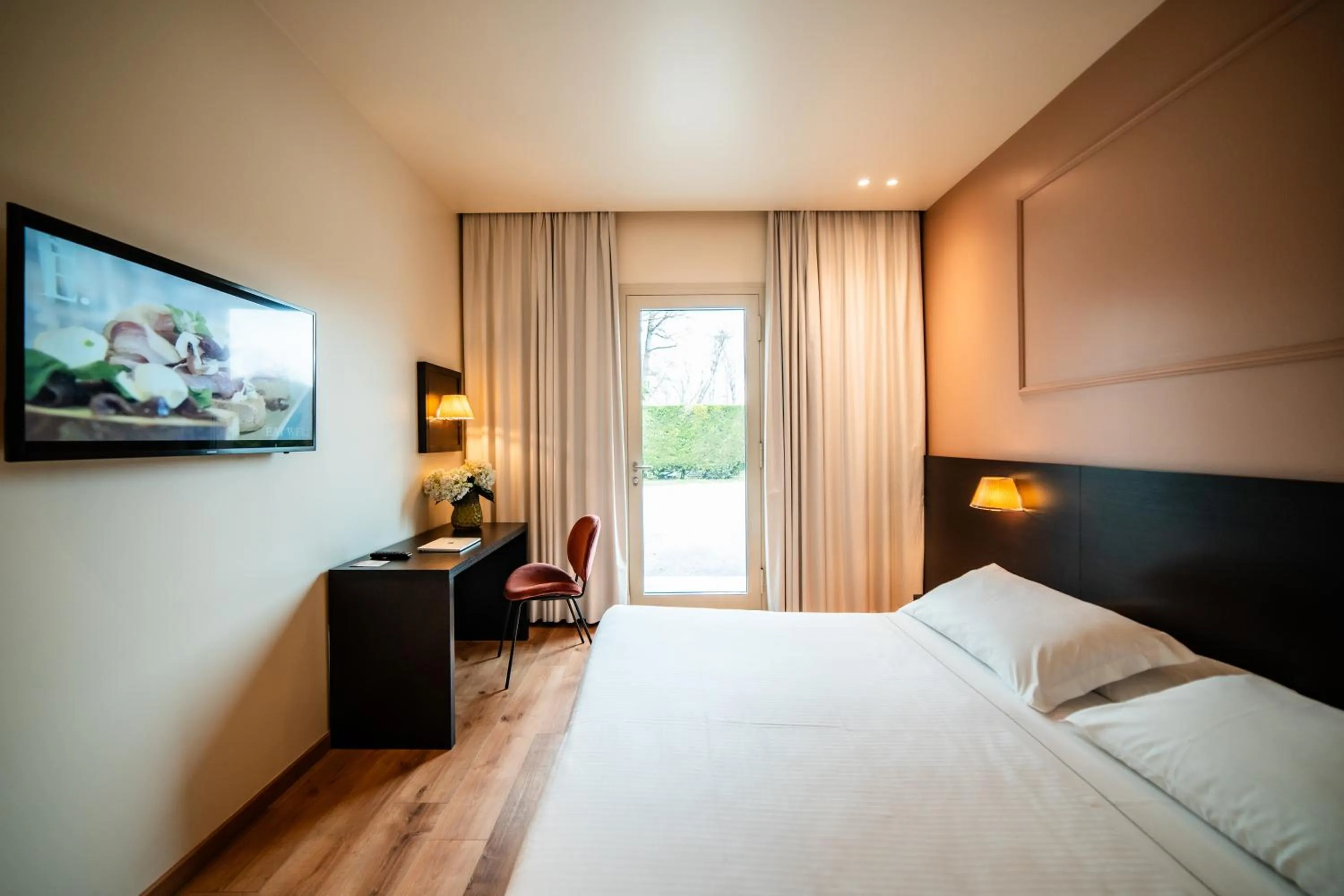 Bed in Hotel Capolago