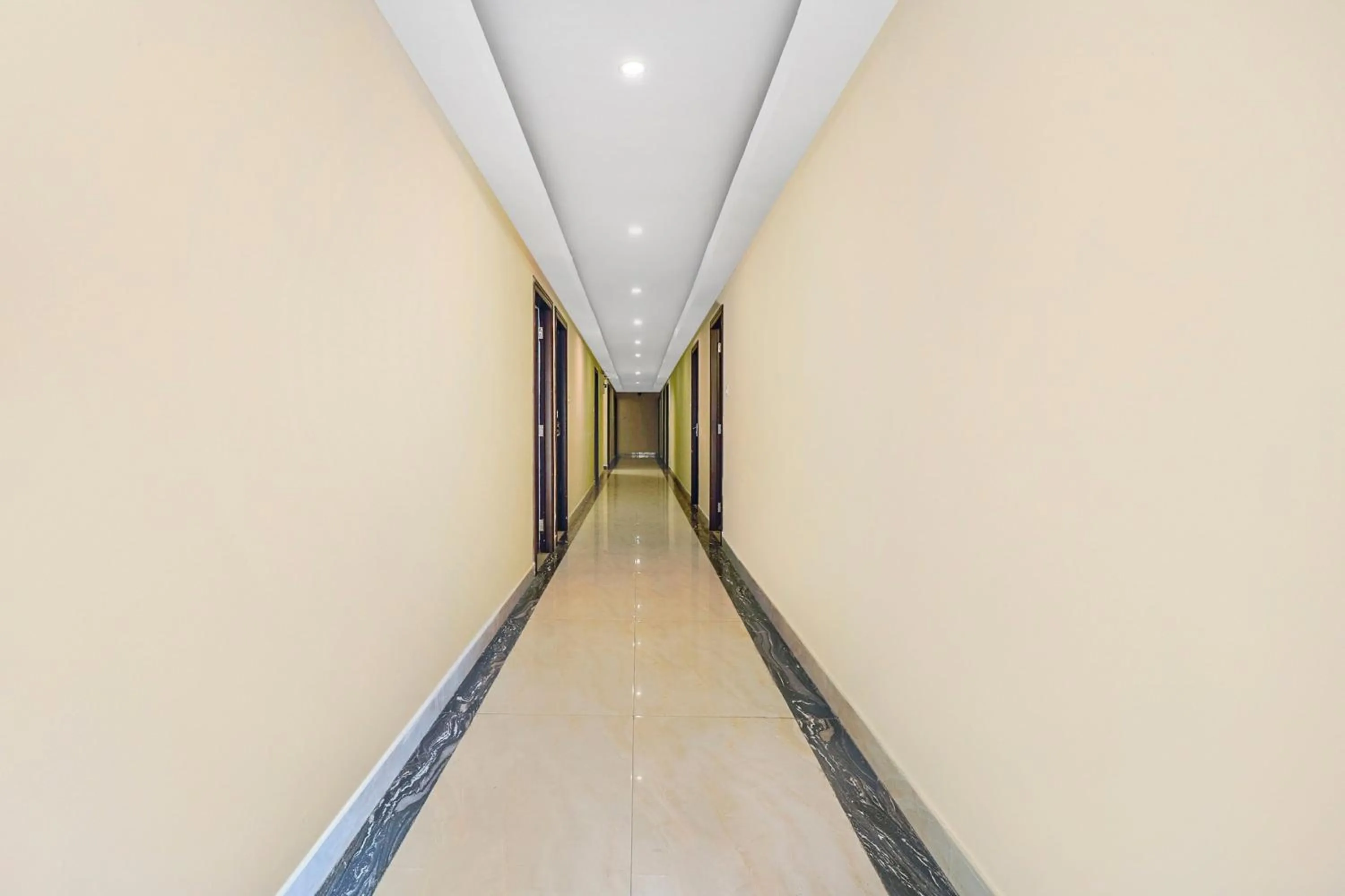 Lobby or reception in Collection O 29 Church's Inn Near Cubbon Park