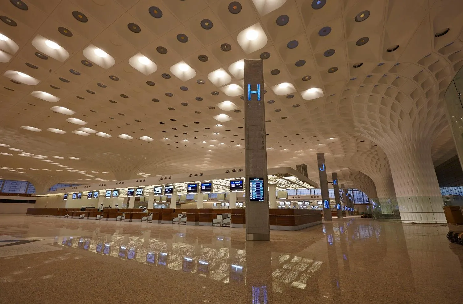 Property building in Niranta Transit Hotel Mumbai Airport - At Arrivals