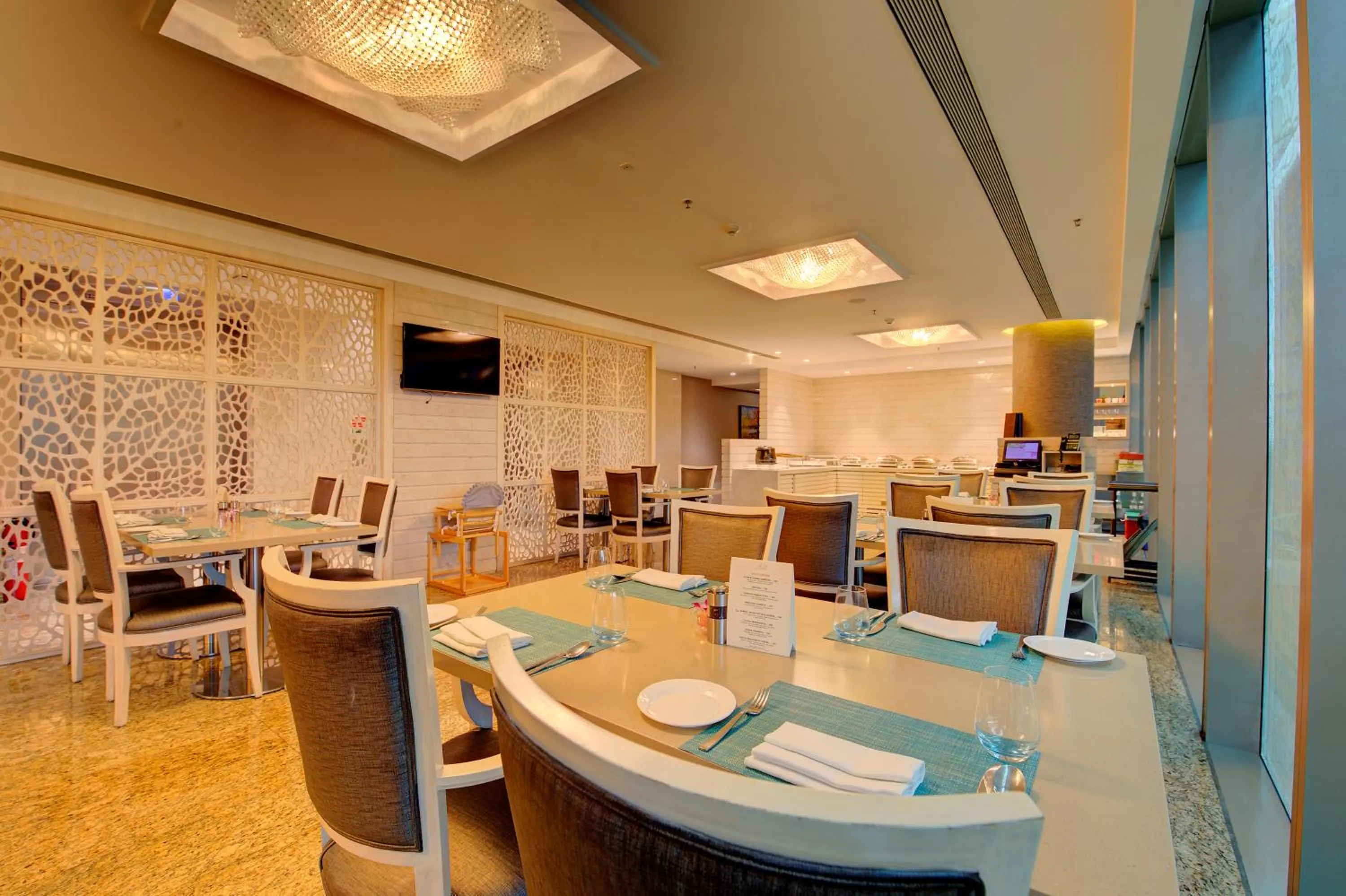 Restaurant/places to eat in Niranta Transit Hotel Mumbai Airport - At Arrivals