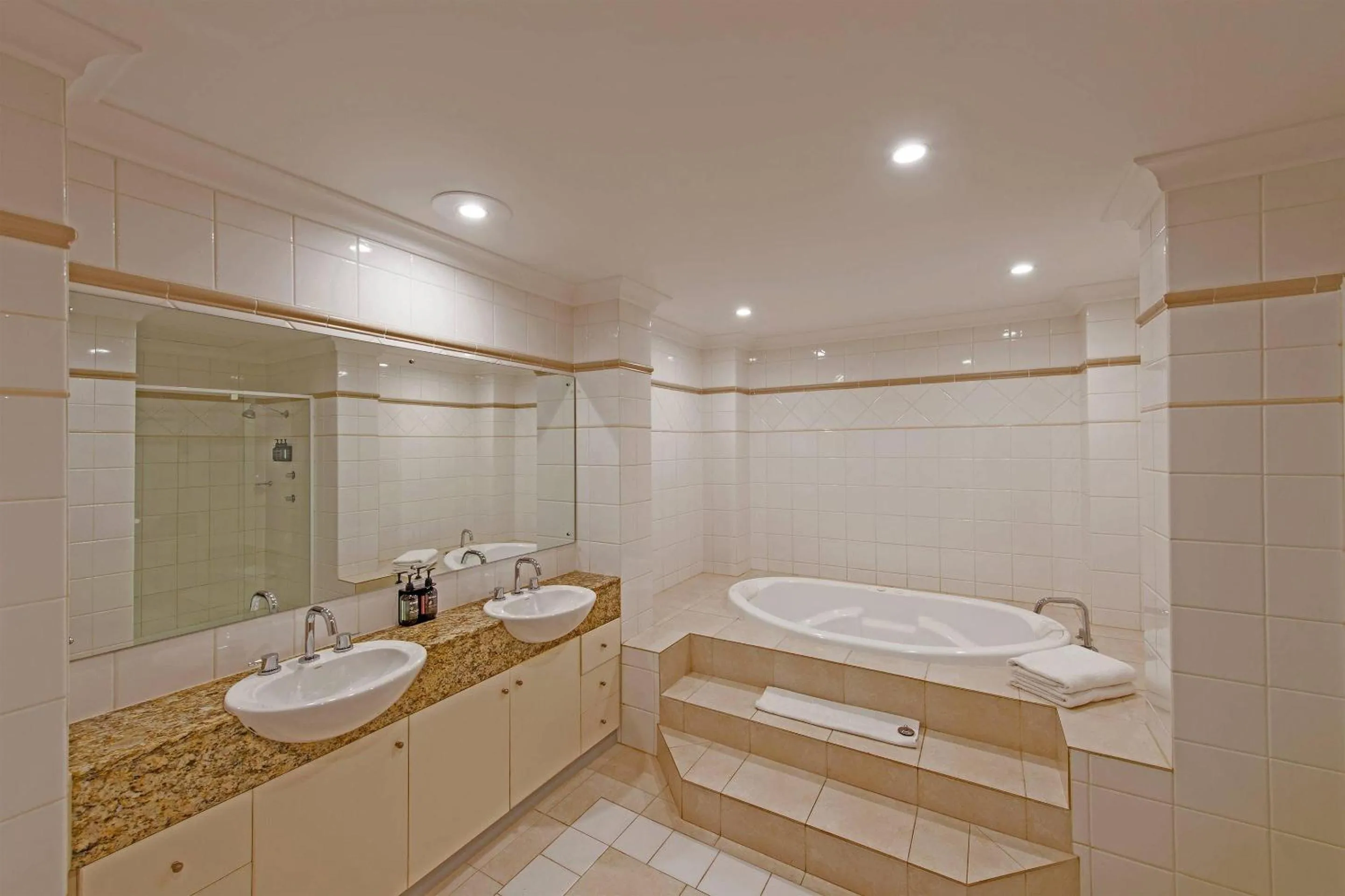 Bedroom in Quality Apartments Adelaide Central