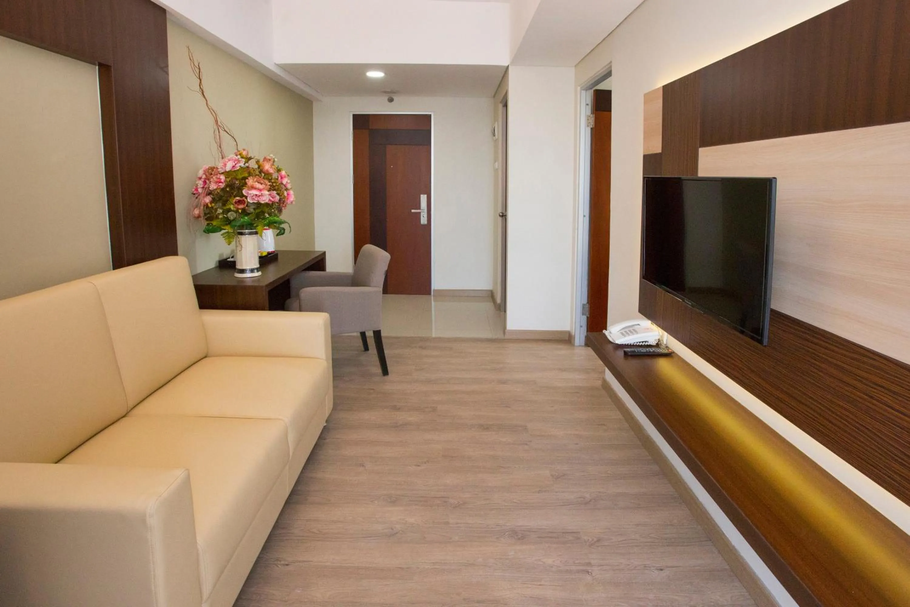 Hotel Gunawangsa MERR