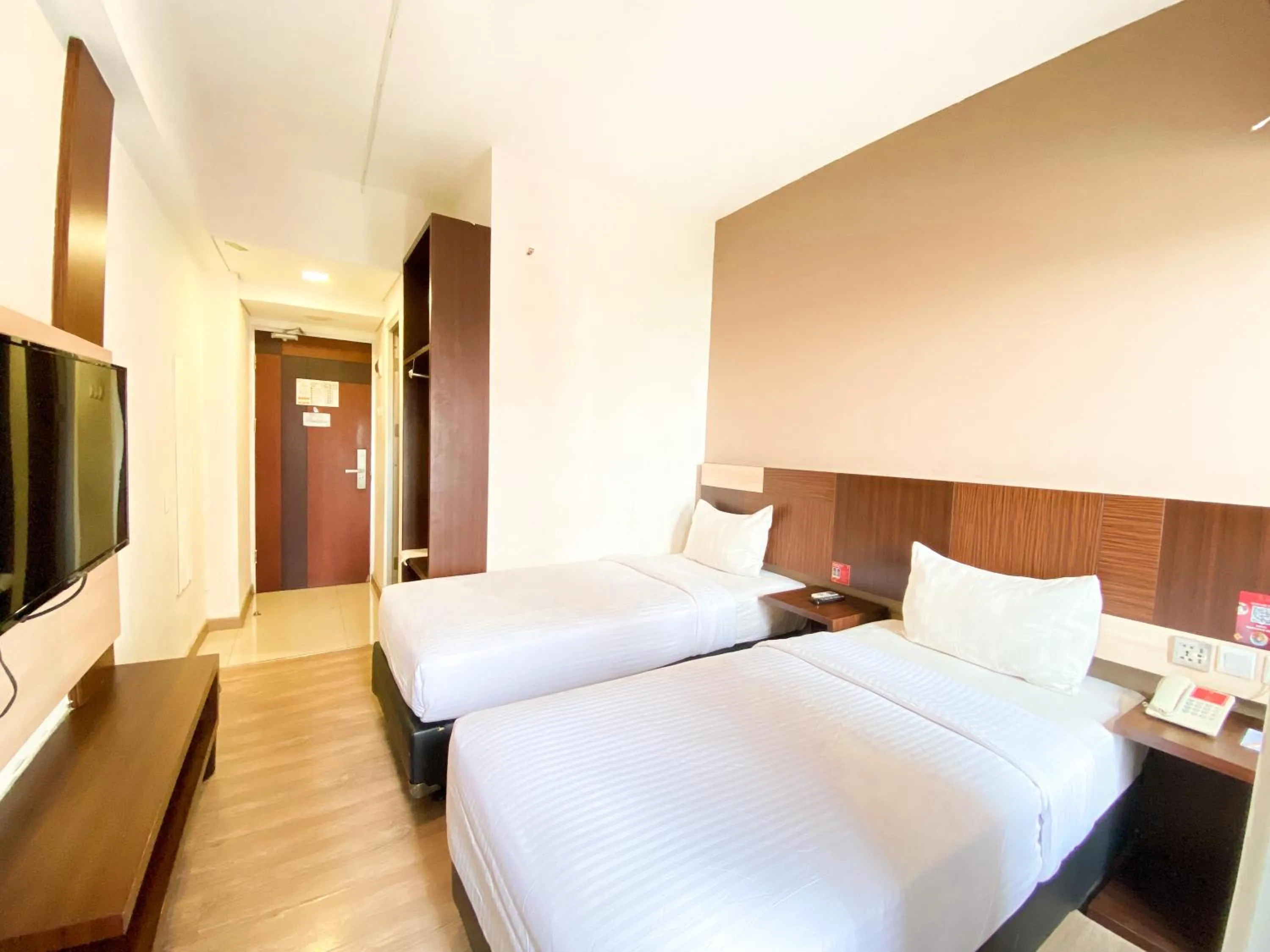 Bed in Hotel Gunawangsa MERR