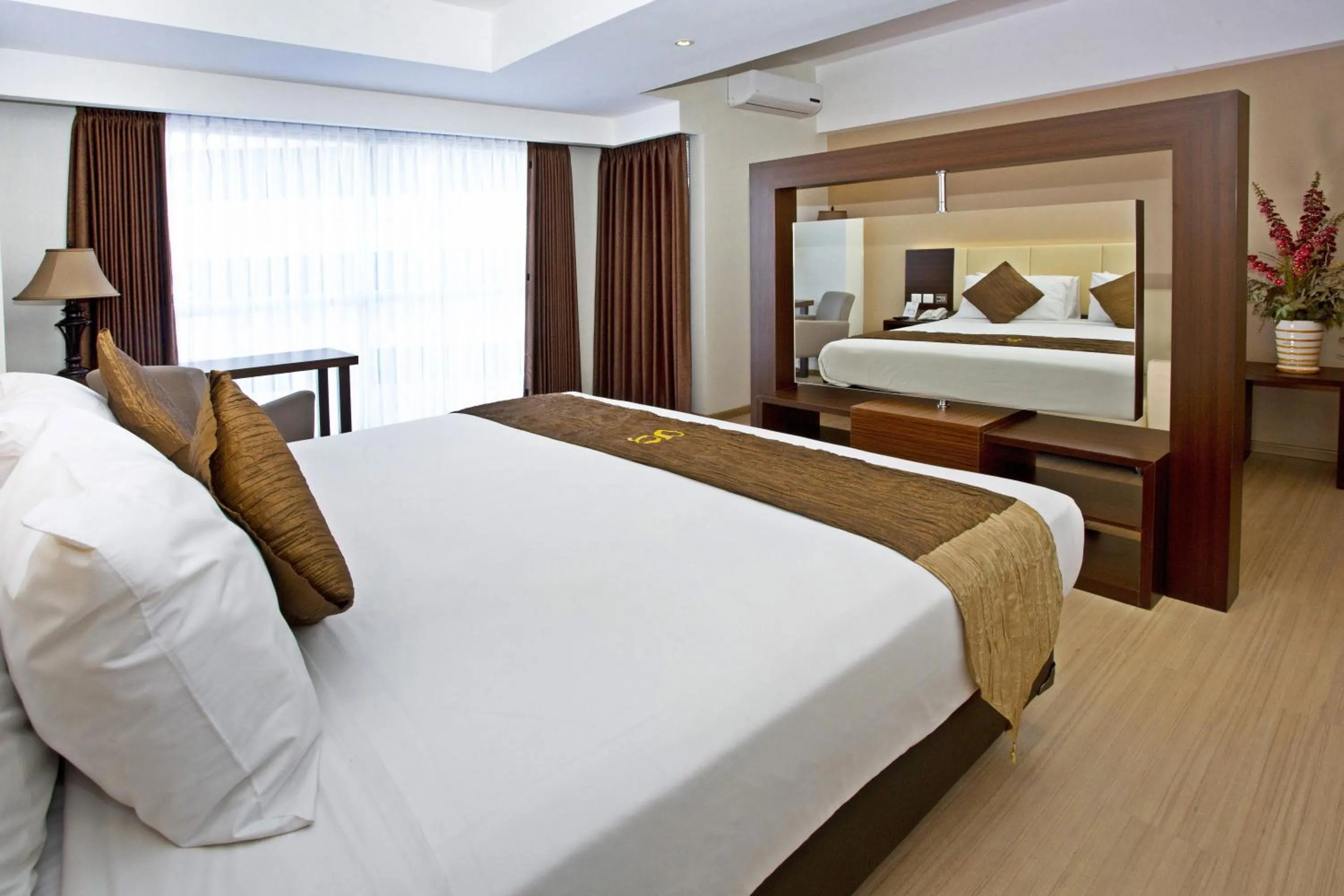Bed in Hotel Gunawangsa MERR