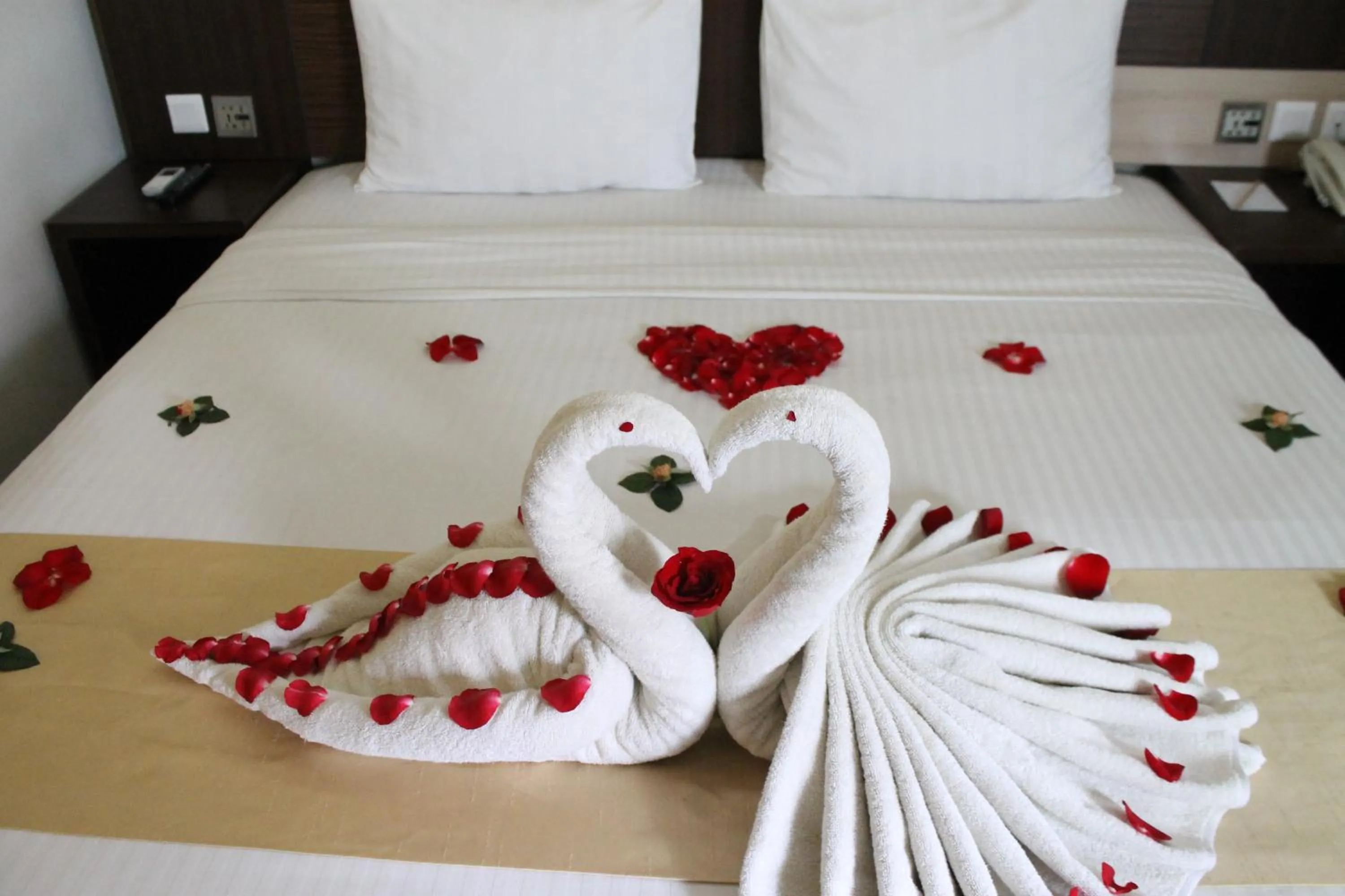 Bed in Hotel Gunawangsa MERR