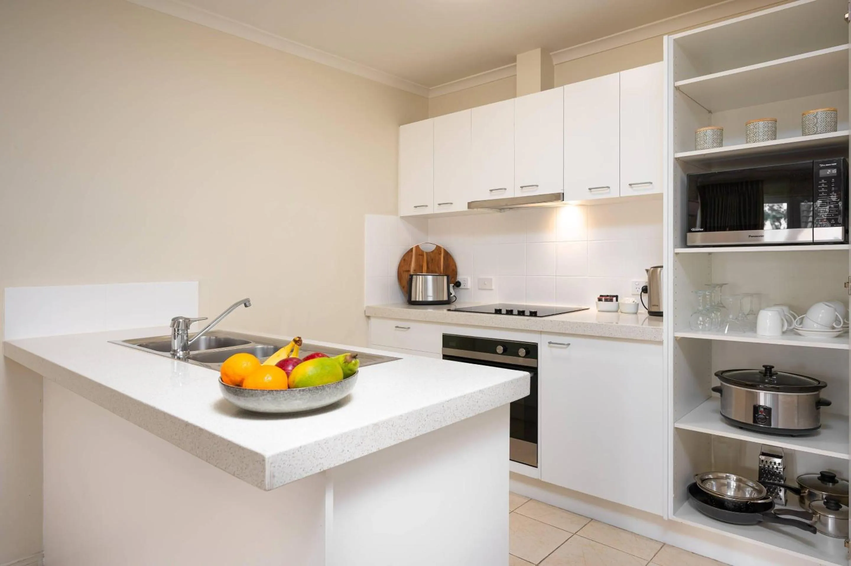 Bedroom in MainStay Suites Kew