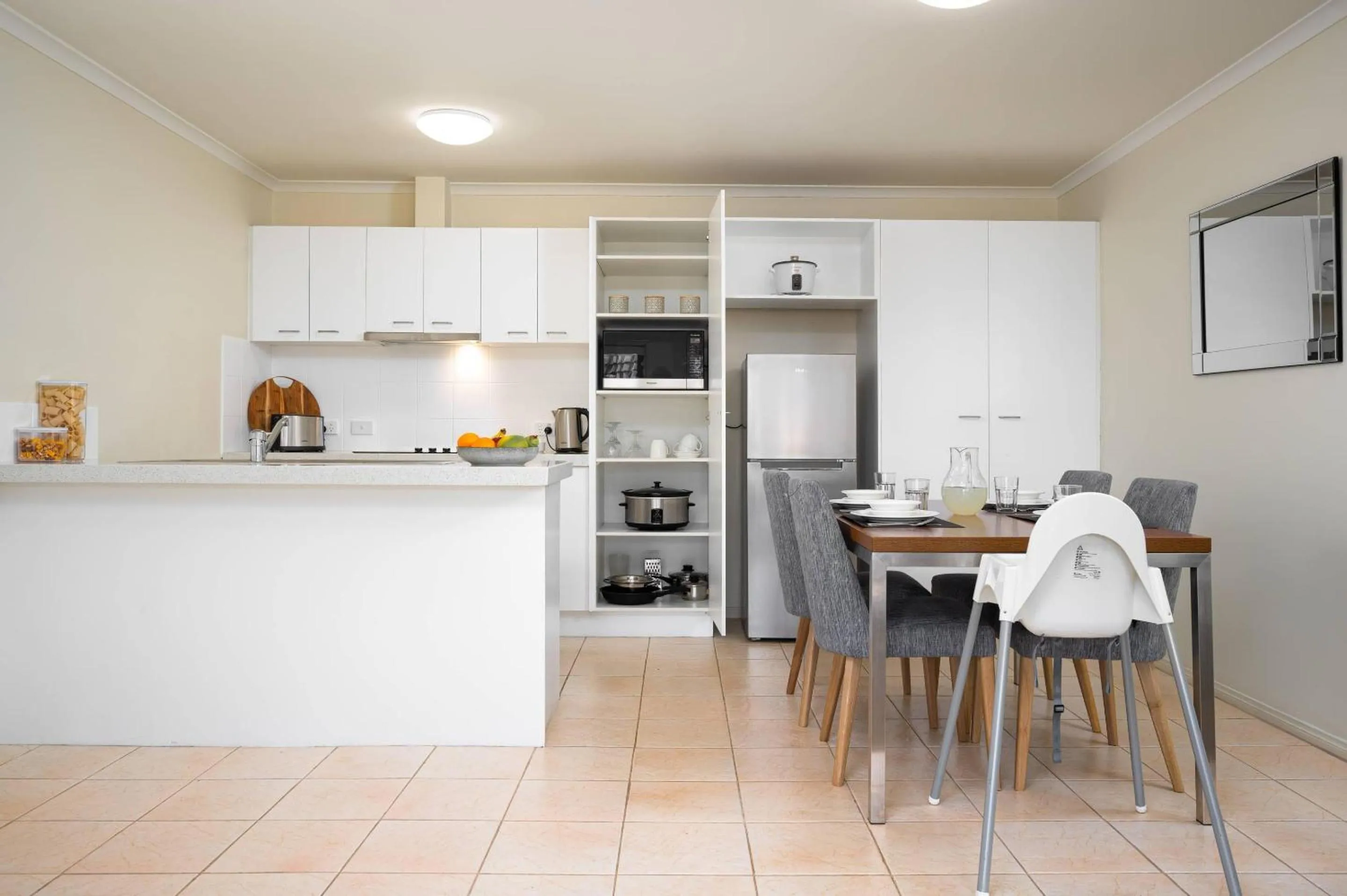 Bedroom in MainStay Suites Kew