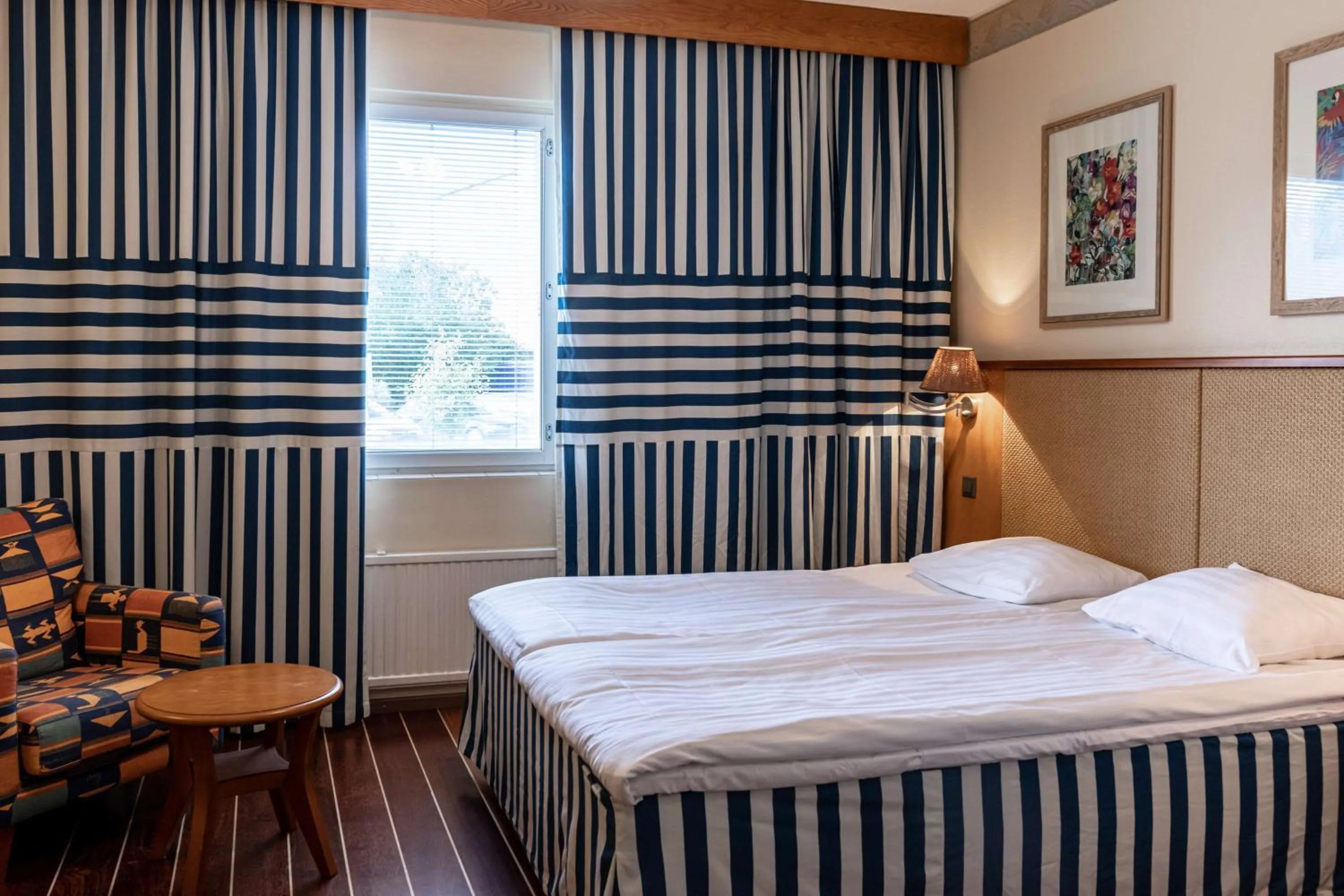 Bedroom, Bed in Scandic Eden Nokia