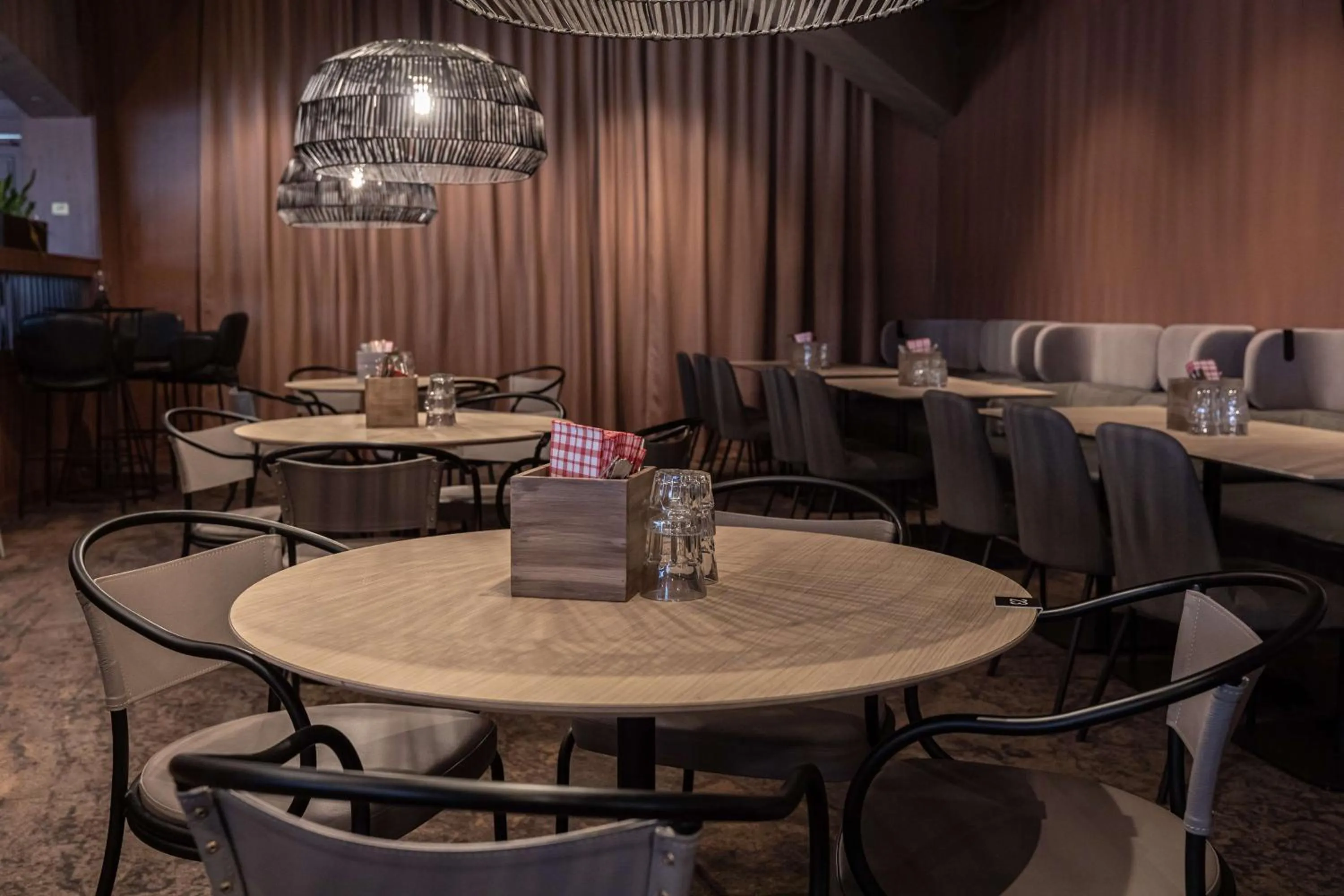 Restaurant/places to eat in Scandic Eden Nokia