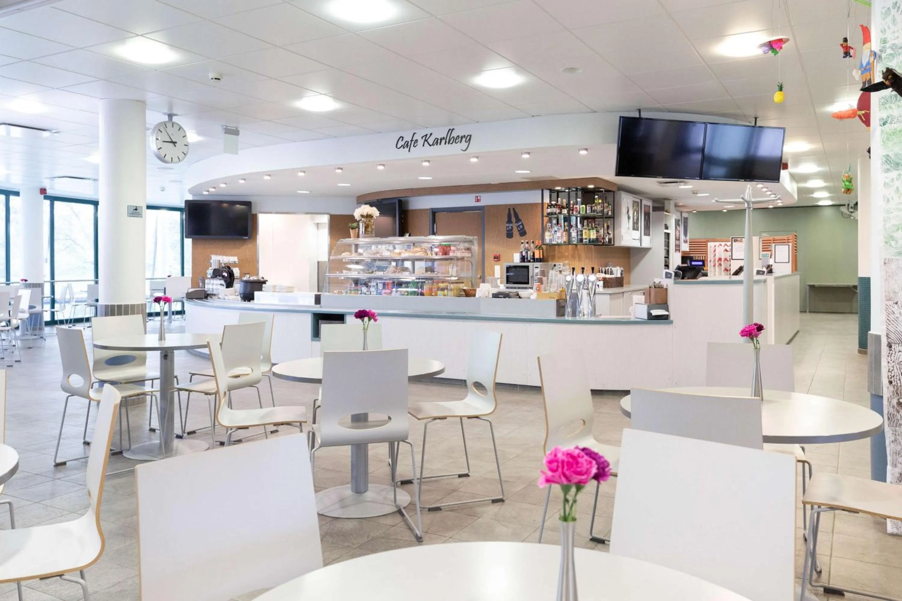 Restaurant/places to eat in Scandic Aulanko