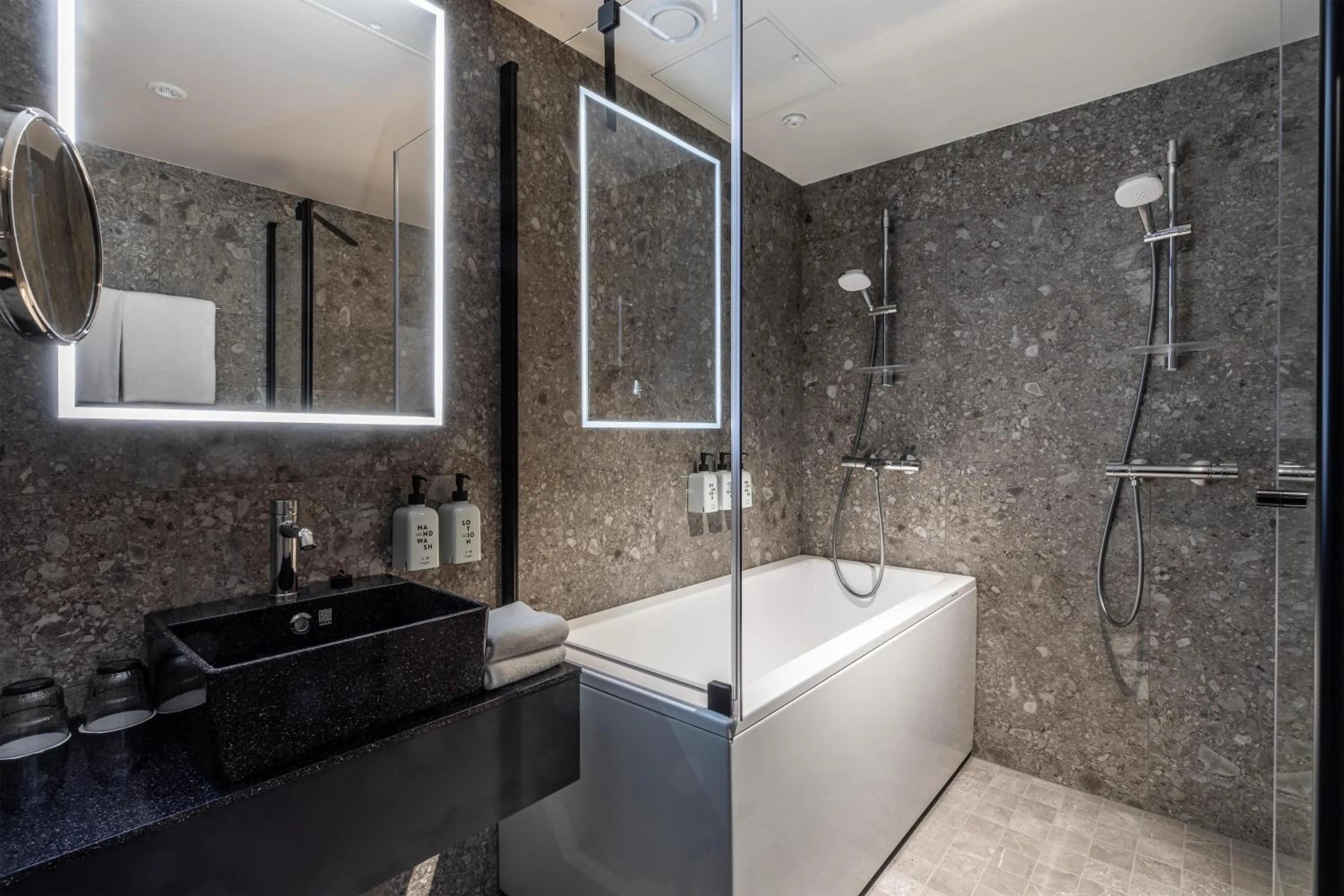 Bathroom in Scandic Pohjanhovi