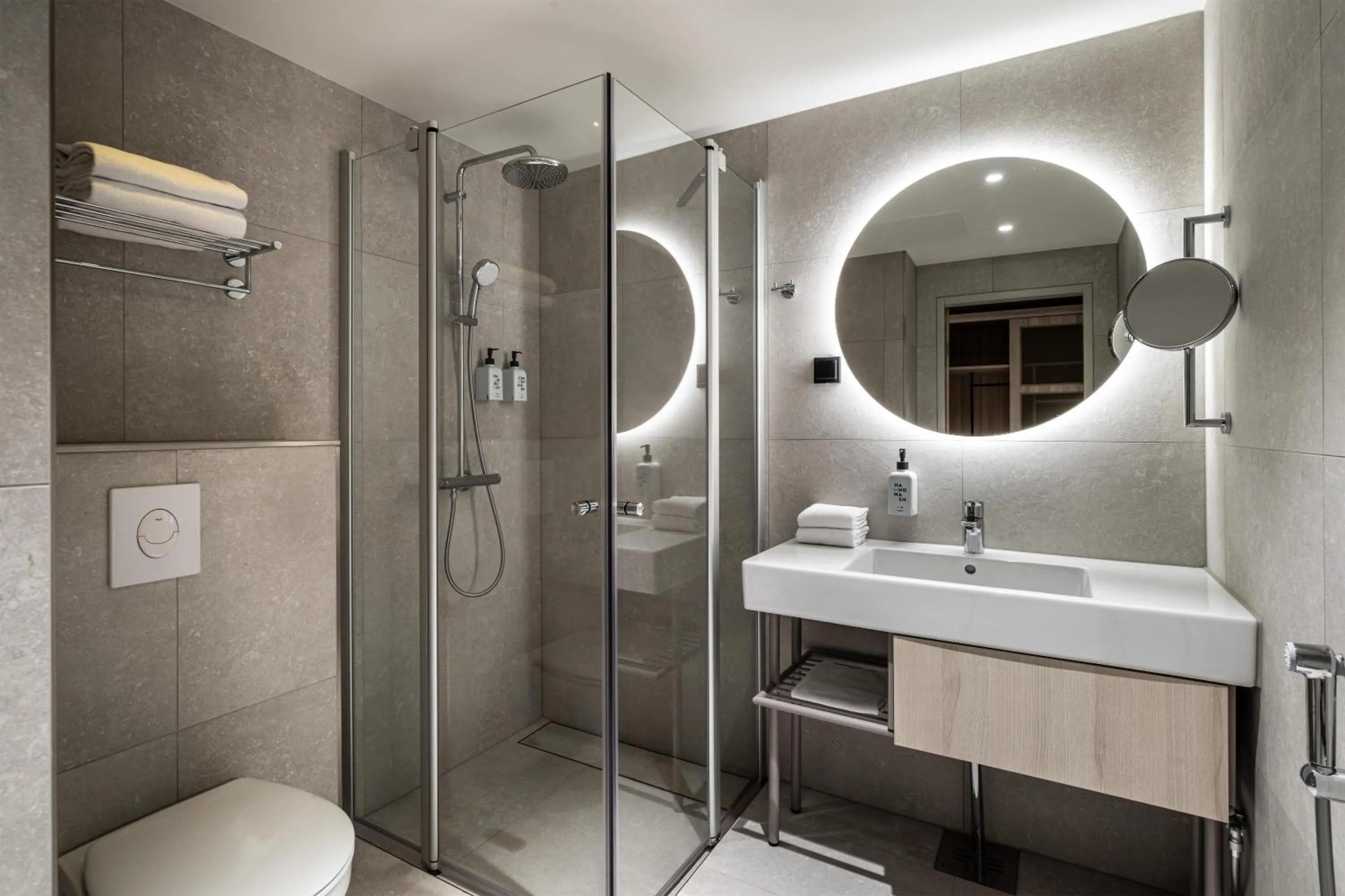 Bathroom in Scandic Pohjanhovi