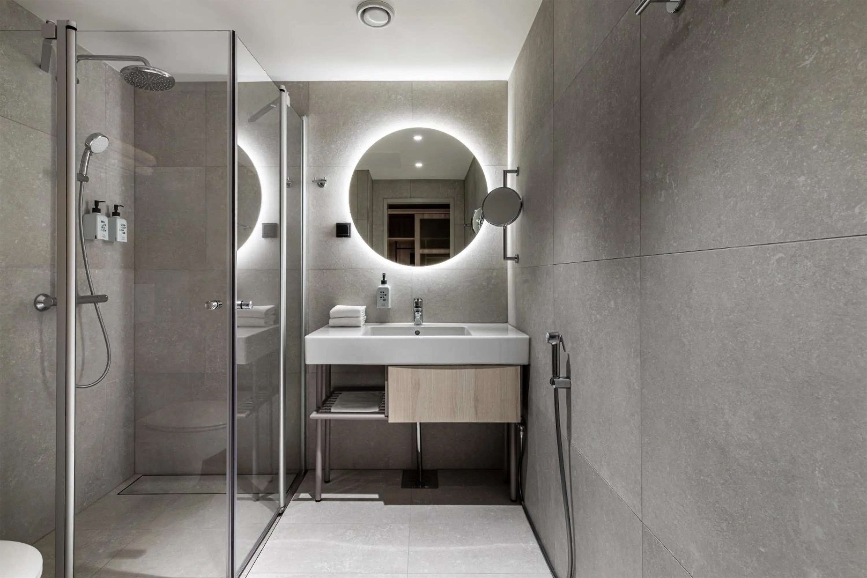 Bathroom in Scandic Pohjanhovi