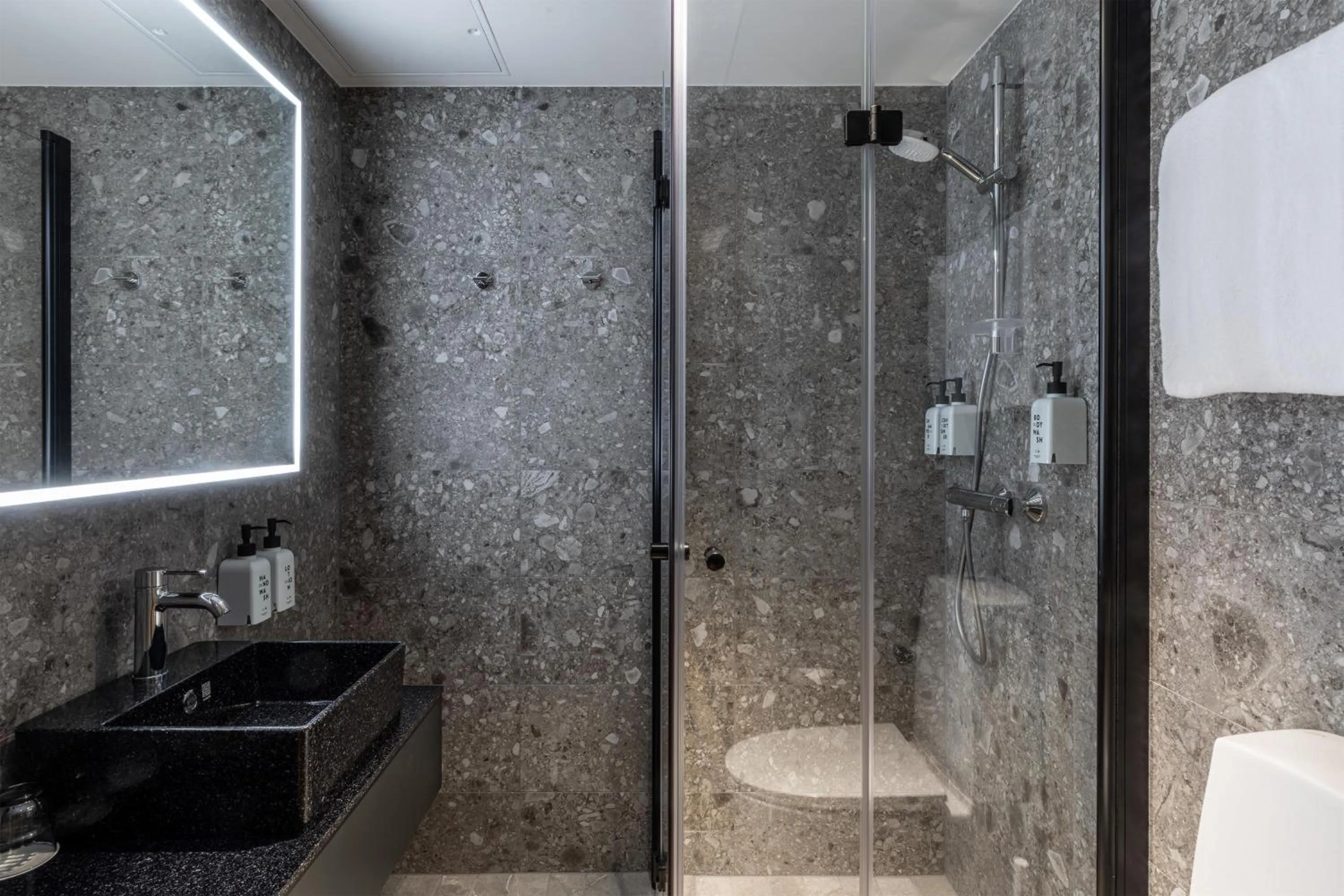 Bathroom in Scandic Pohjanhovi