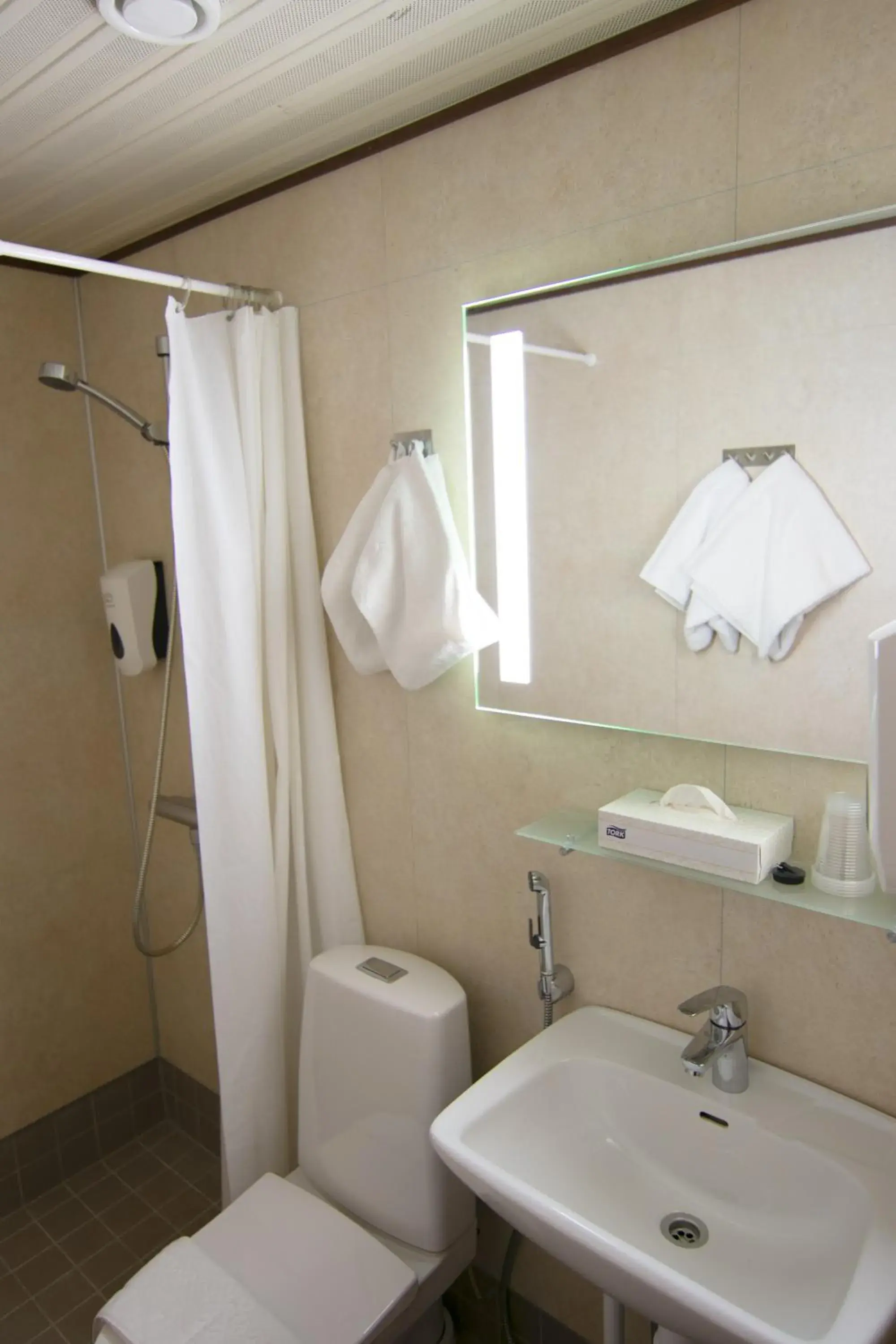 Twin Room - single occupancy in Hotel Kivitasku Twin Room - single occupancy in Hotel Kivitasku