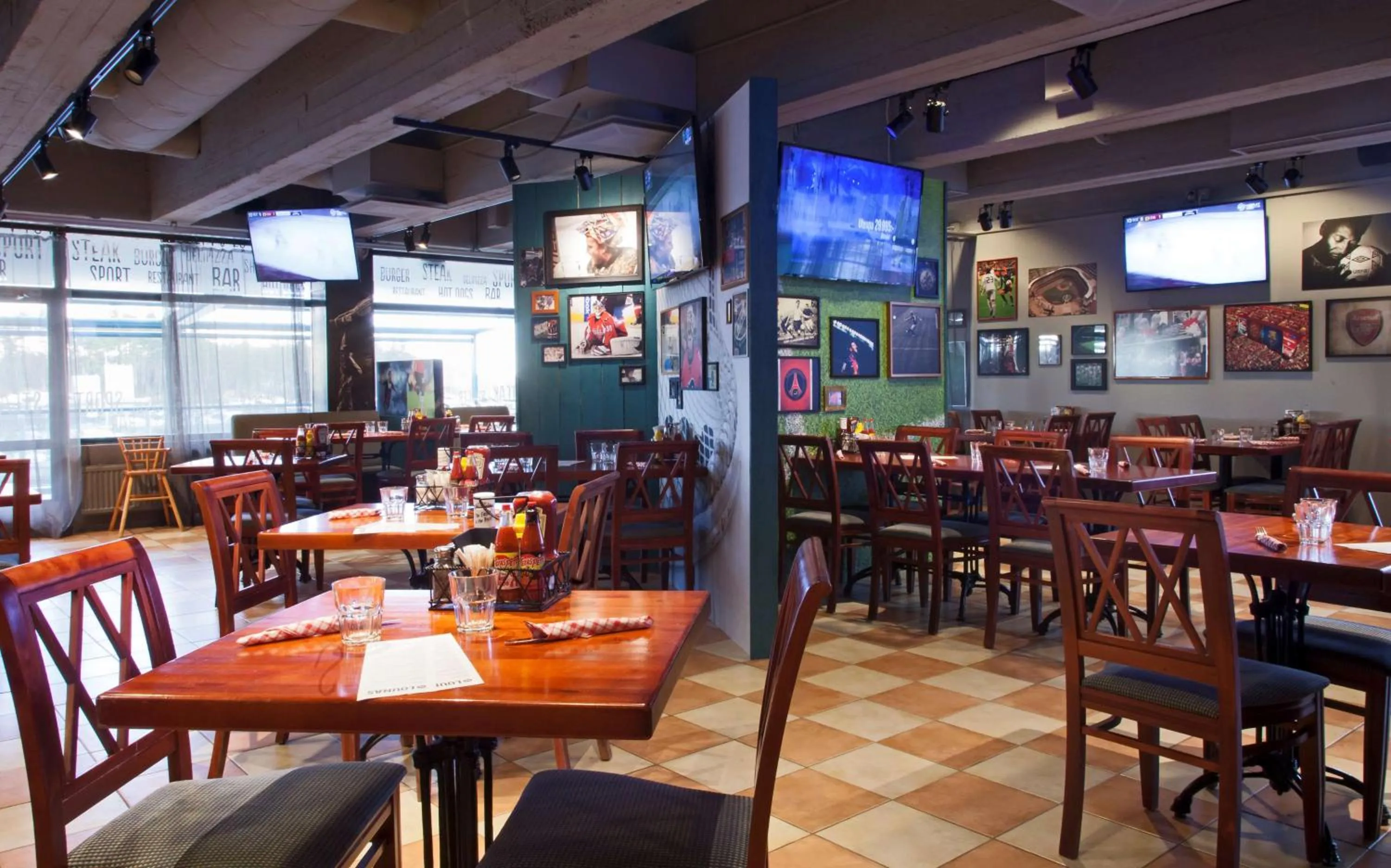 Restaurant/places to eat in Scandic Espoo