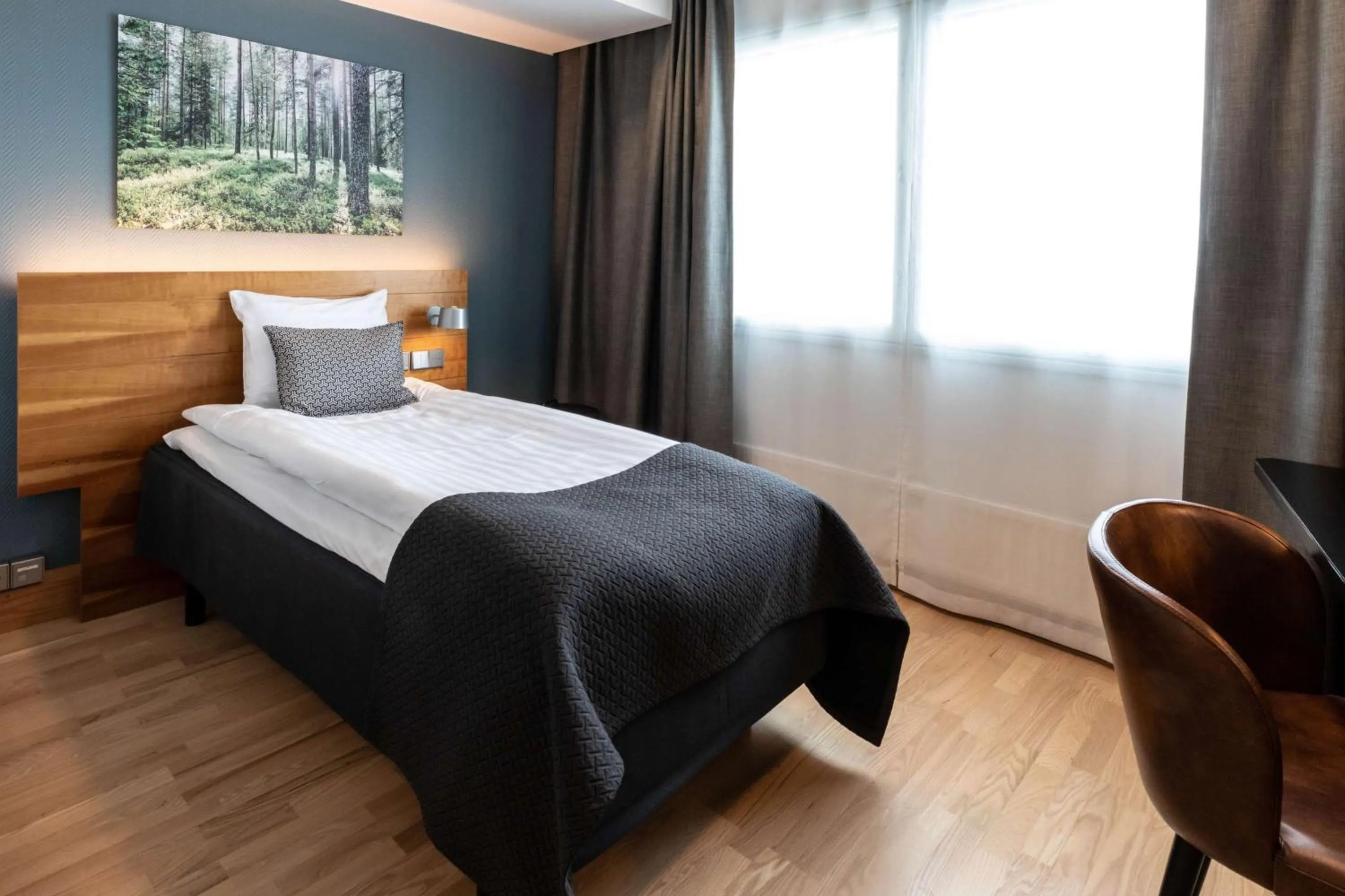 Bedroom, Bed in Scandic Espoo