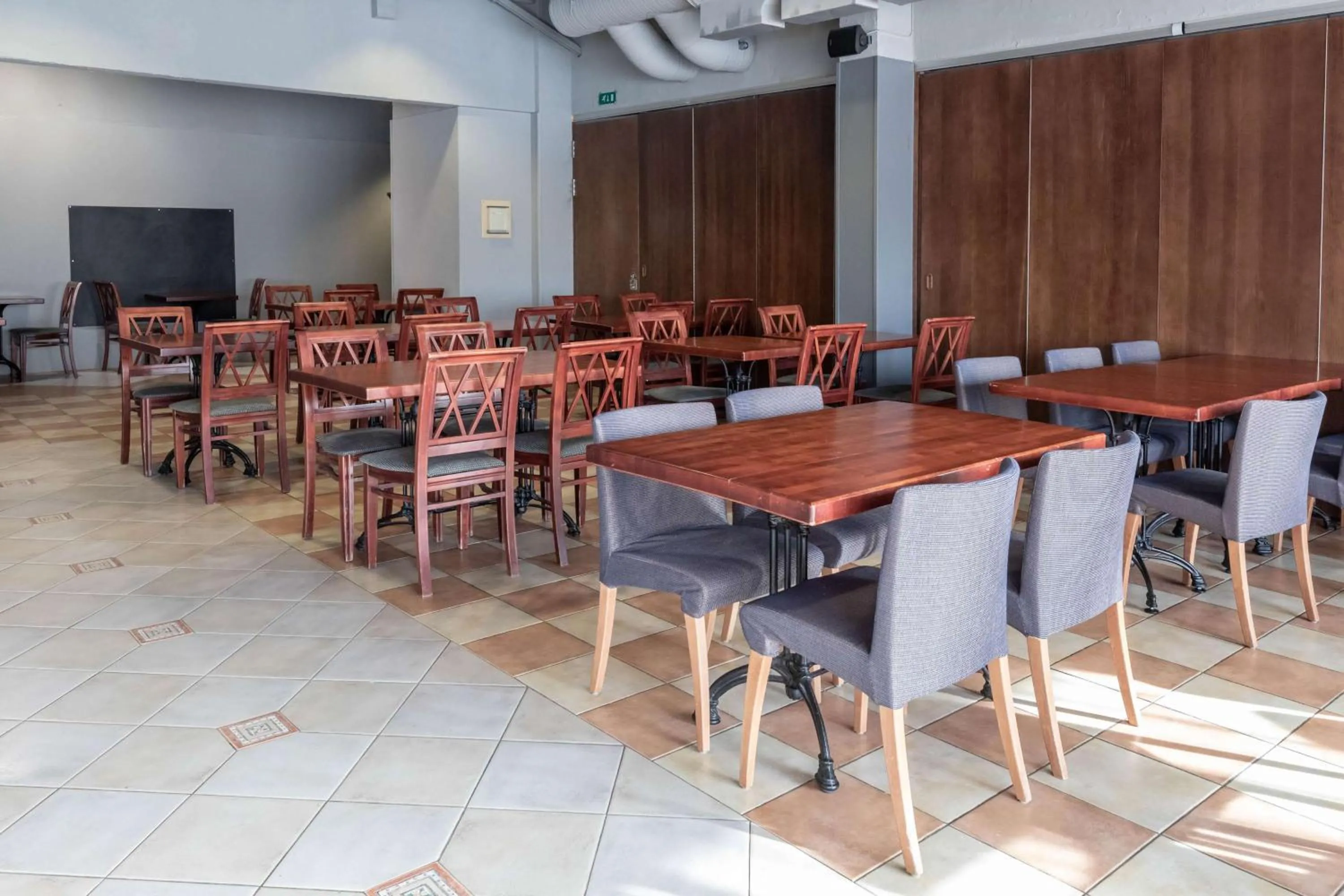 Restaurant/places to eat in Scandic Espoo