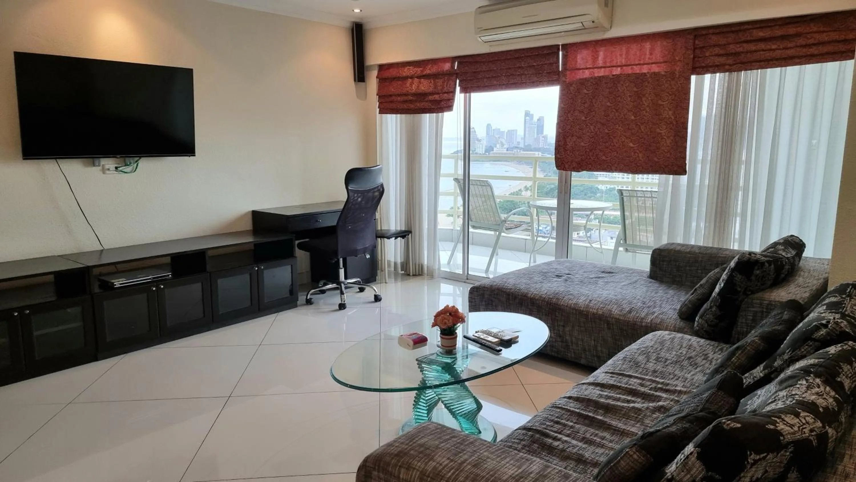 View Talay 6 Pattaya Beach by CANDO