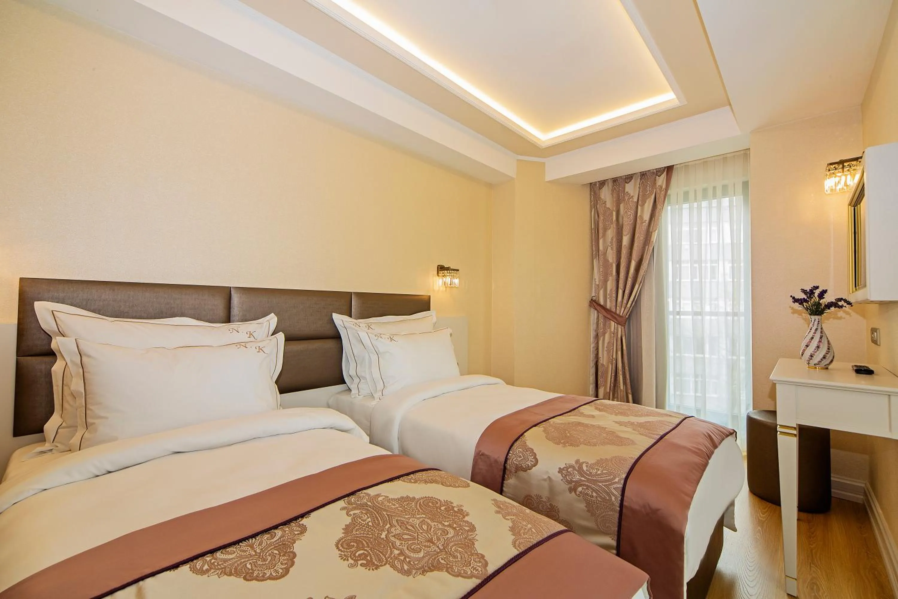 Bedroom, Bed in Grand Naki Hotel