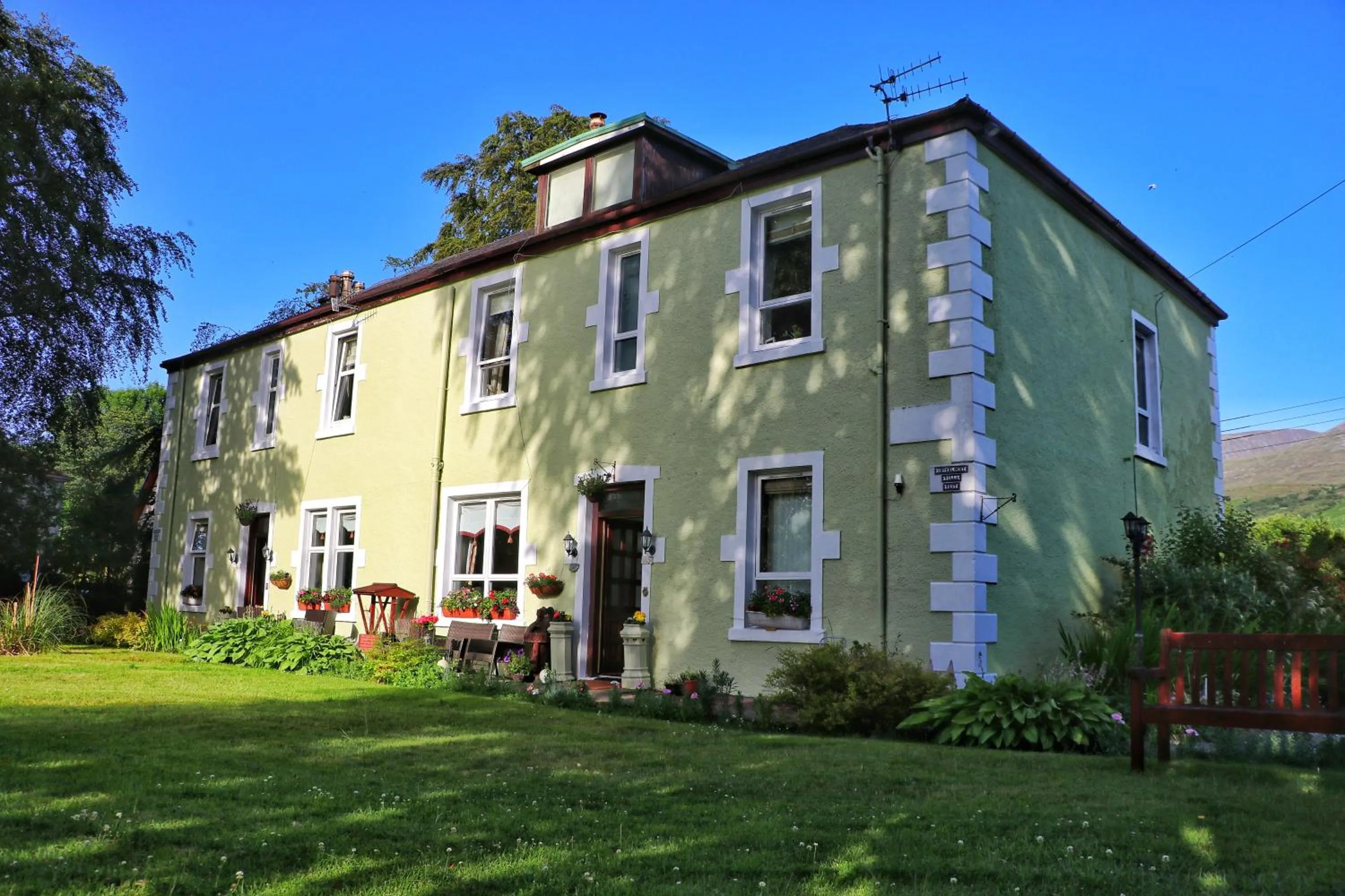 Inverlochy Villas (Adults Only)