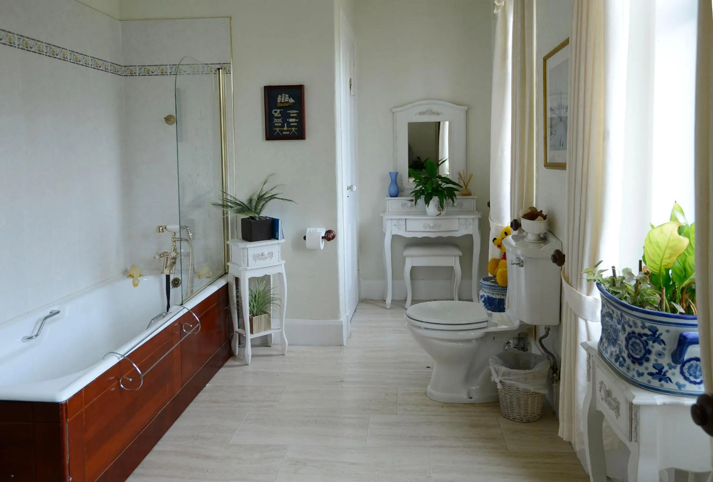 Property building in Inverlochy Villas (Adults Only)