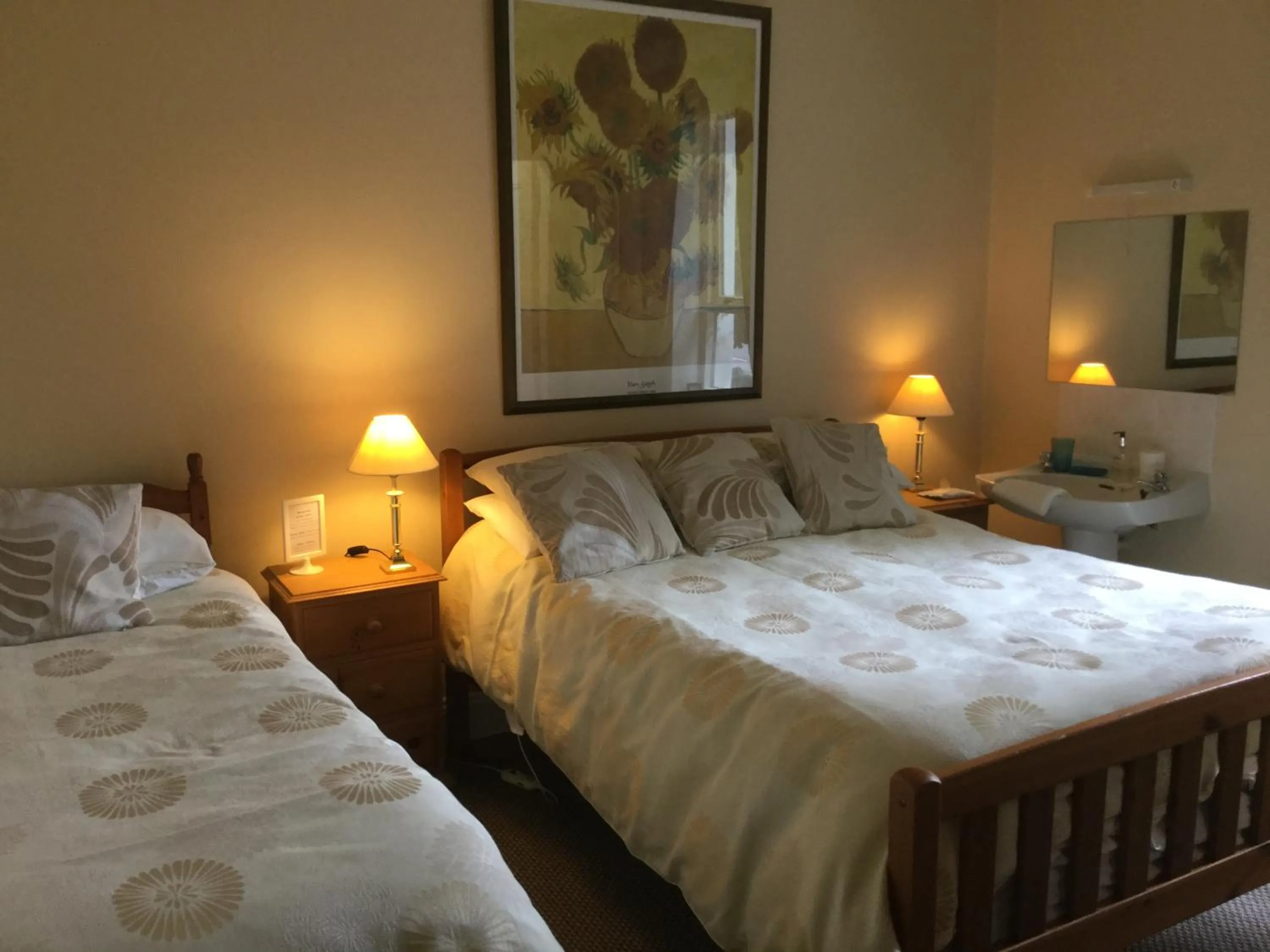 Bed in Inverlochy Villas (Adults Only)