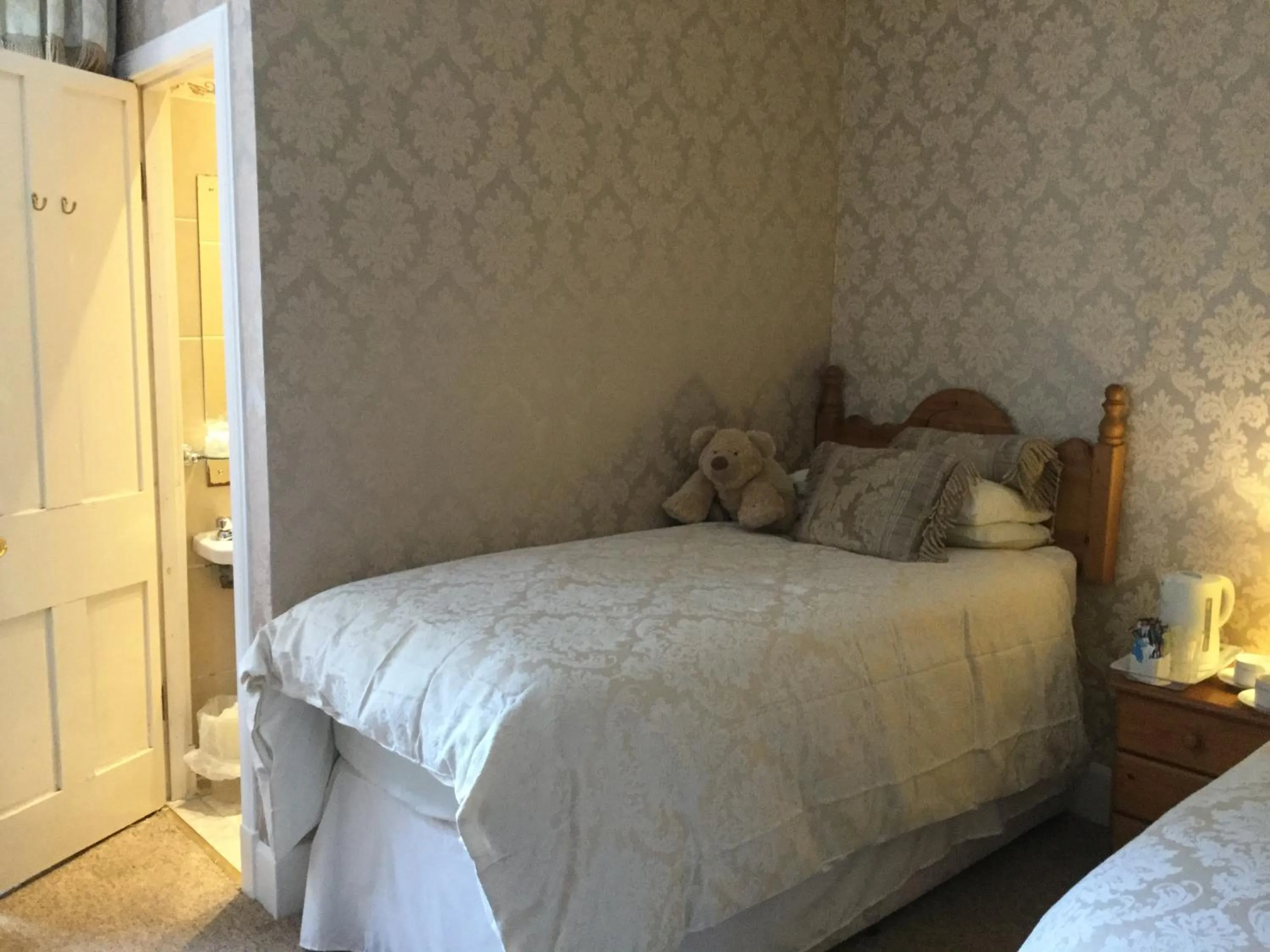 Bed in Inverlochy Villas (Adults Only)