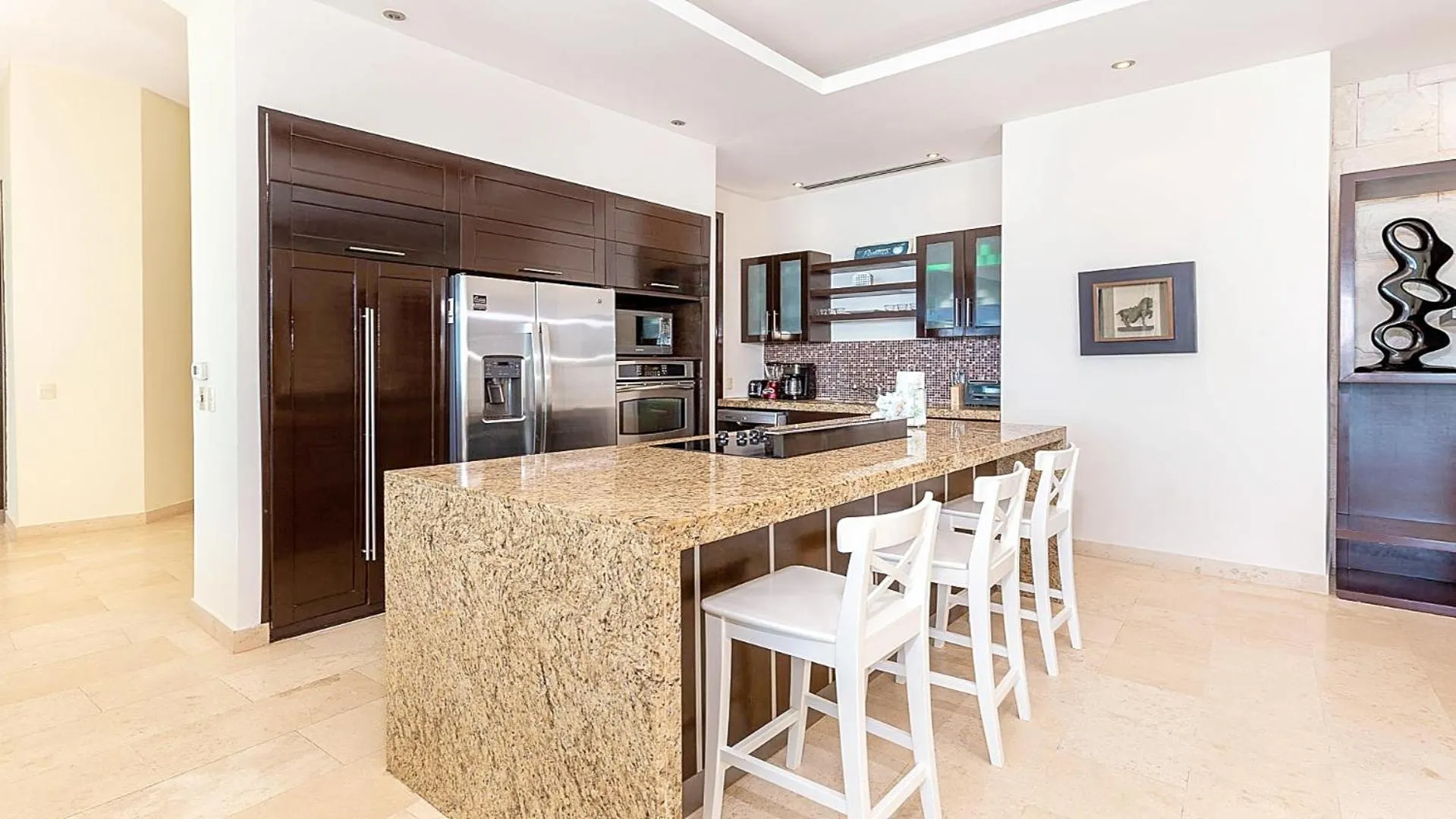 Kitchen or kitchenette in Encanto Living Penthouse by Kivoya