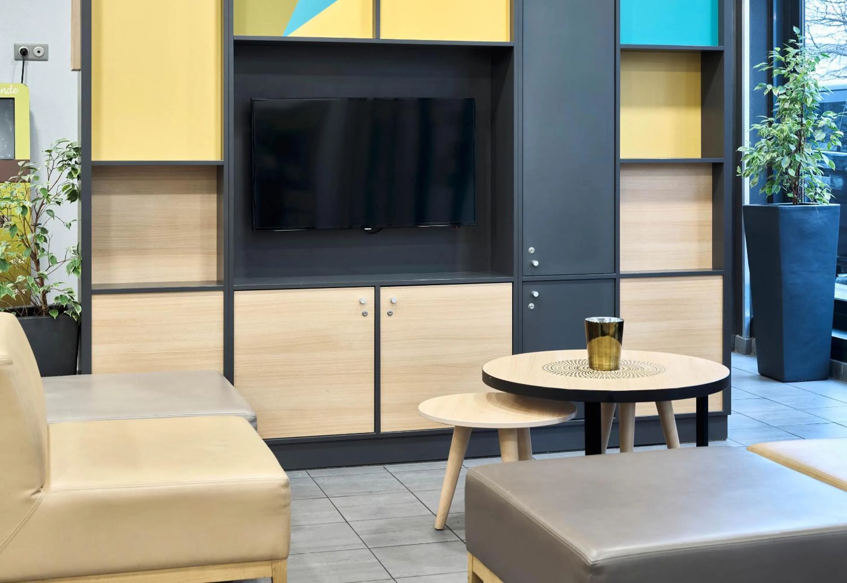 Communal lounge/ TV room in B&B HOTEL Paris Est Bobigny Université