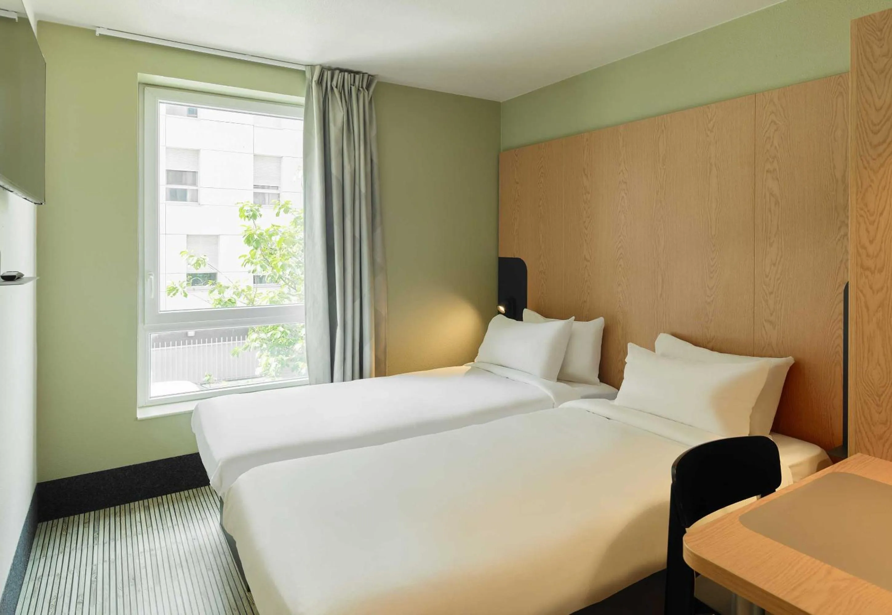 Bedroom, Bed in B&B HOTEL Paris Est Bobigny Université