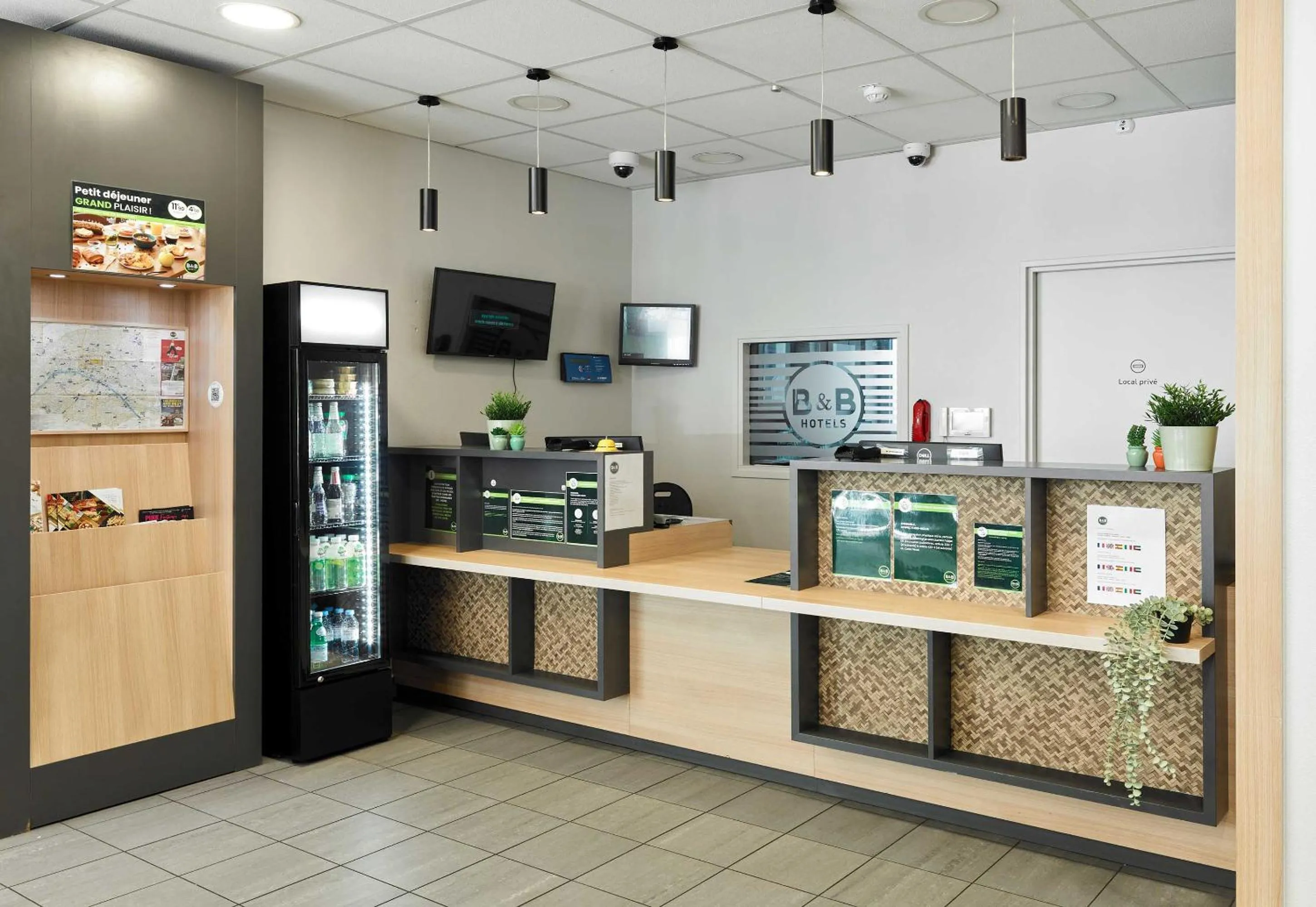 Lobby or reception in B&B HOTEL Paris Est Bobigny Université