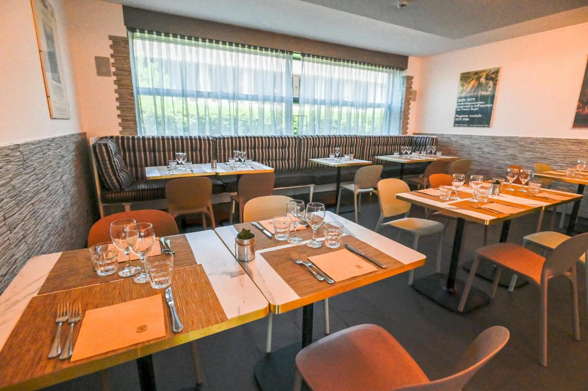 Restaurant/places to eat in Best Western Hotel Green City